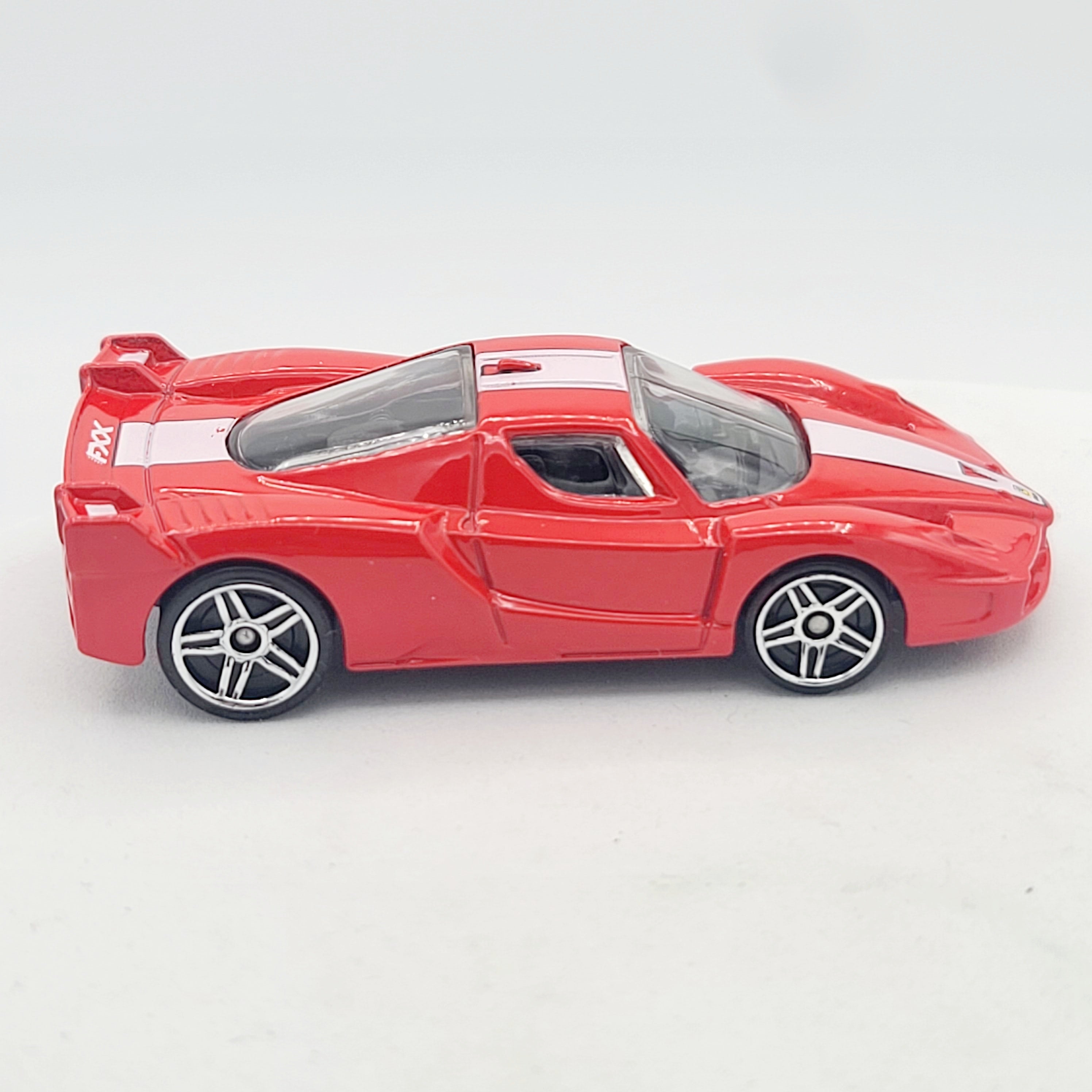 Hot Wheels Ferrari FXX (2008 HW Basic - New Models)