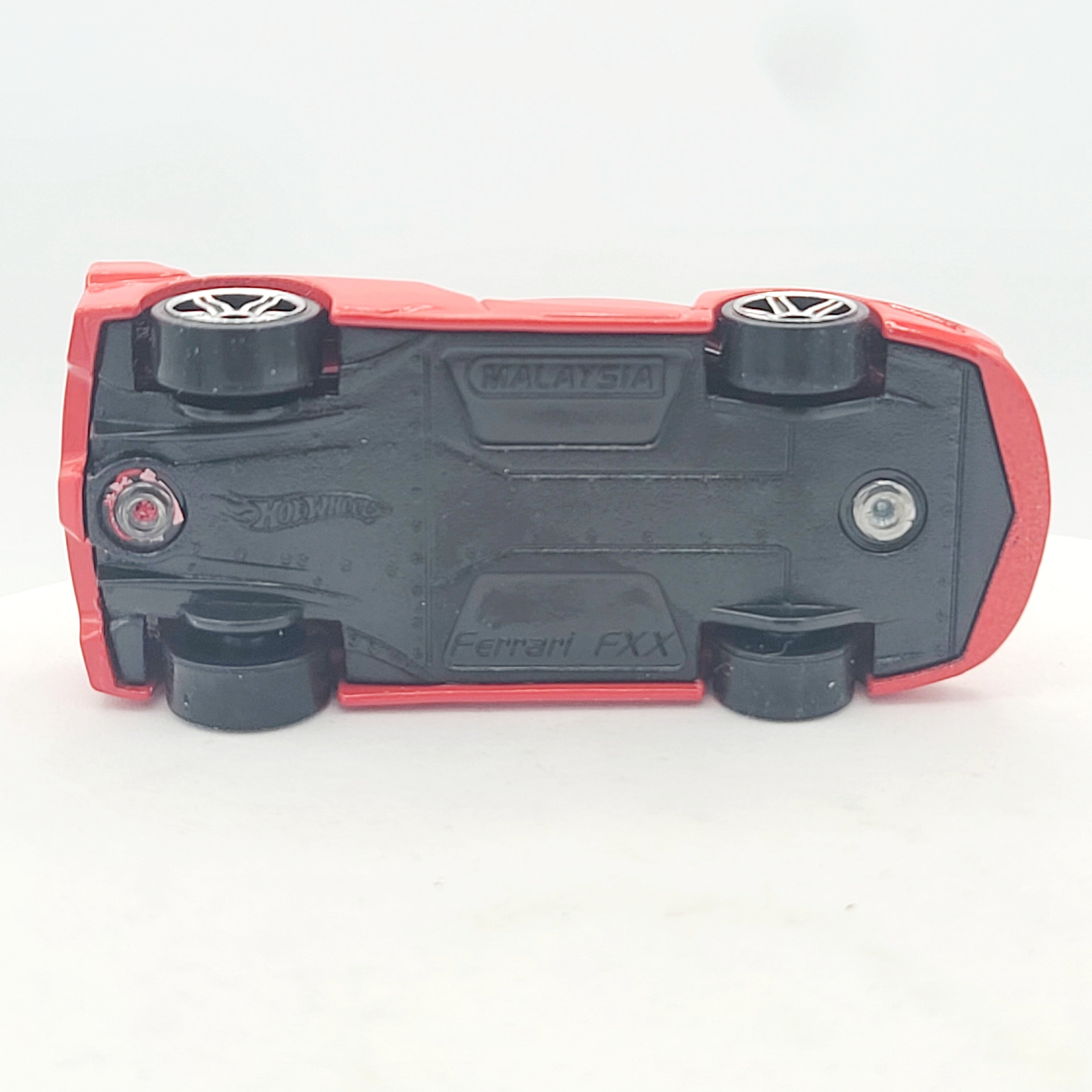 Hot Wheels Ferrari FXX (2008 HW Basic - New Models)