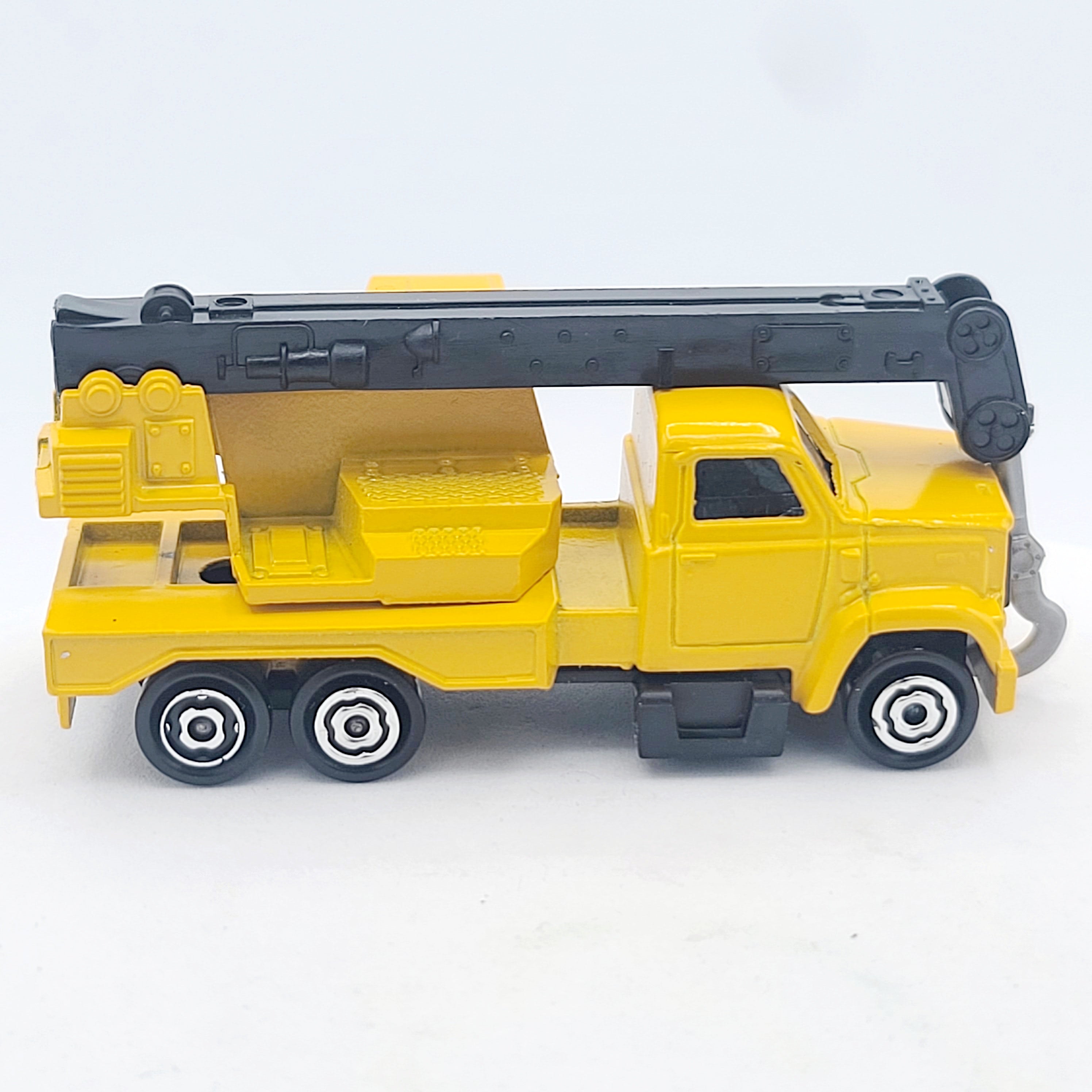Majorette GMC Brigadier Crane Truck (2001 - 2004 EXtractor Series)