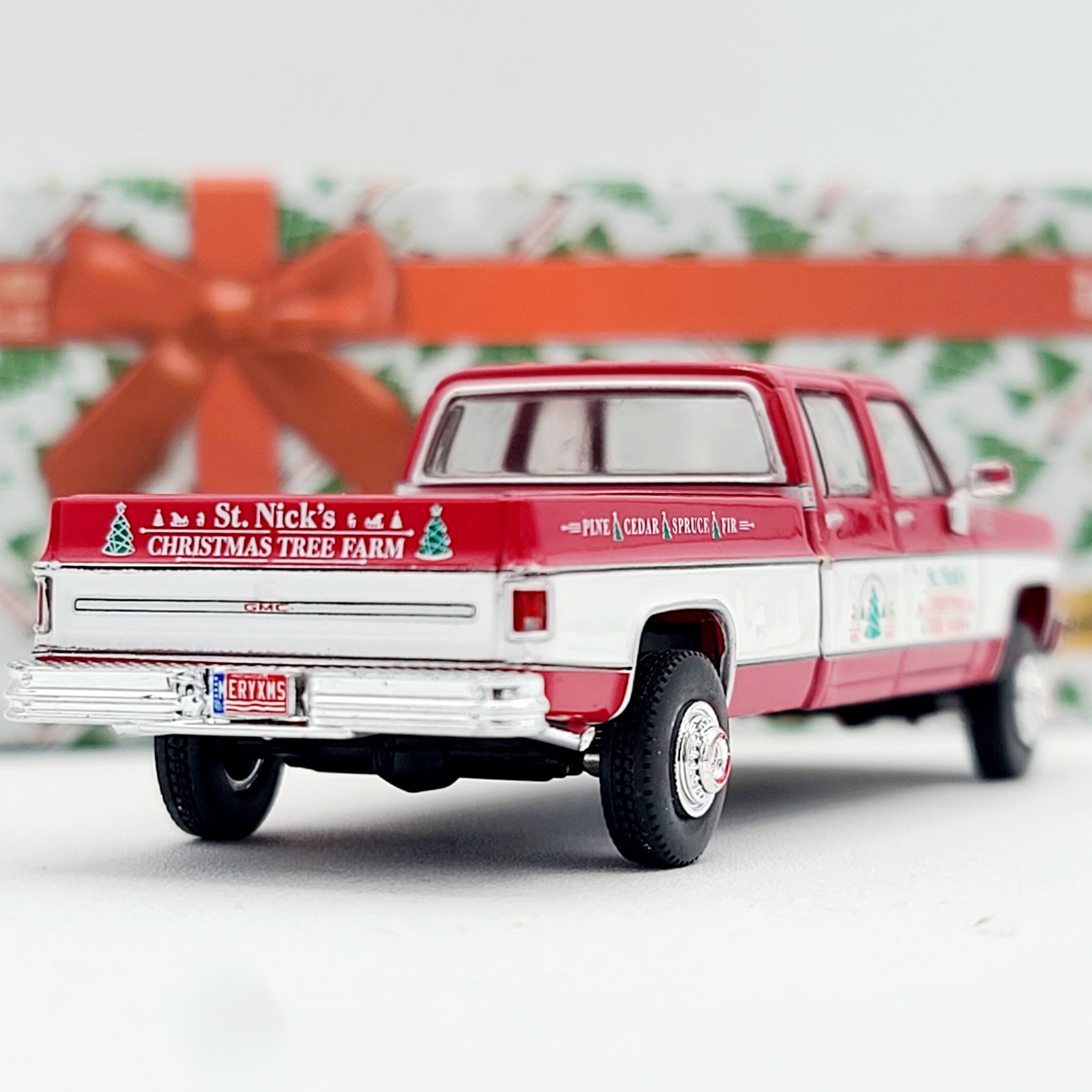 IXO Model Cars '76 GMC Sierra Grande K2500 Crew Cab 