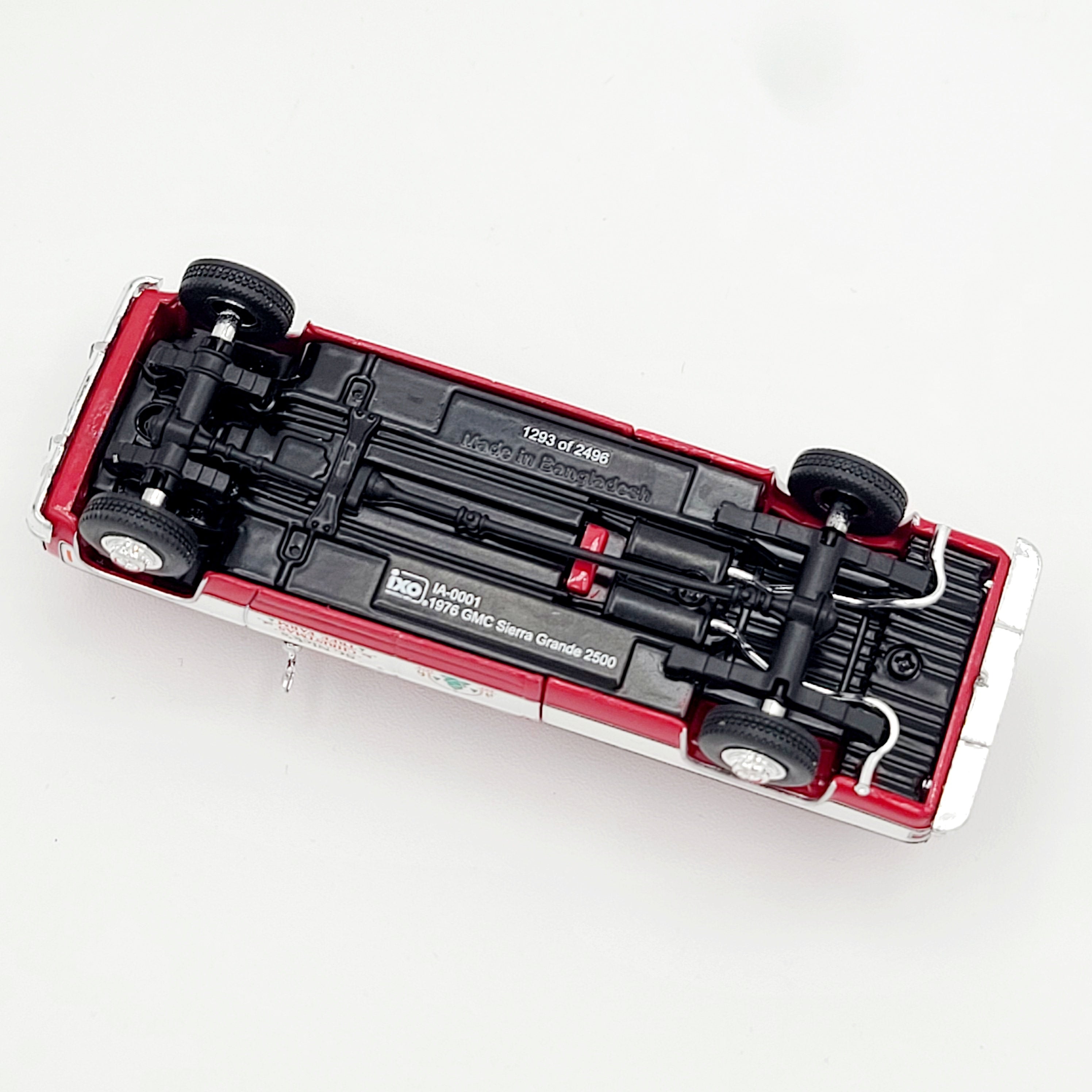 IXO Model Cars '76 GMC Sierra Grande K2500 Crew Cab 