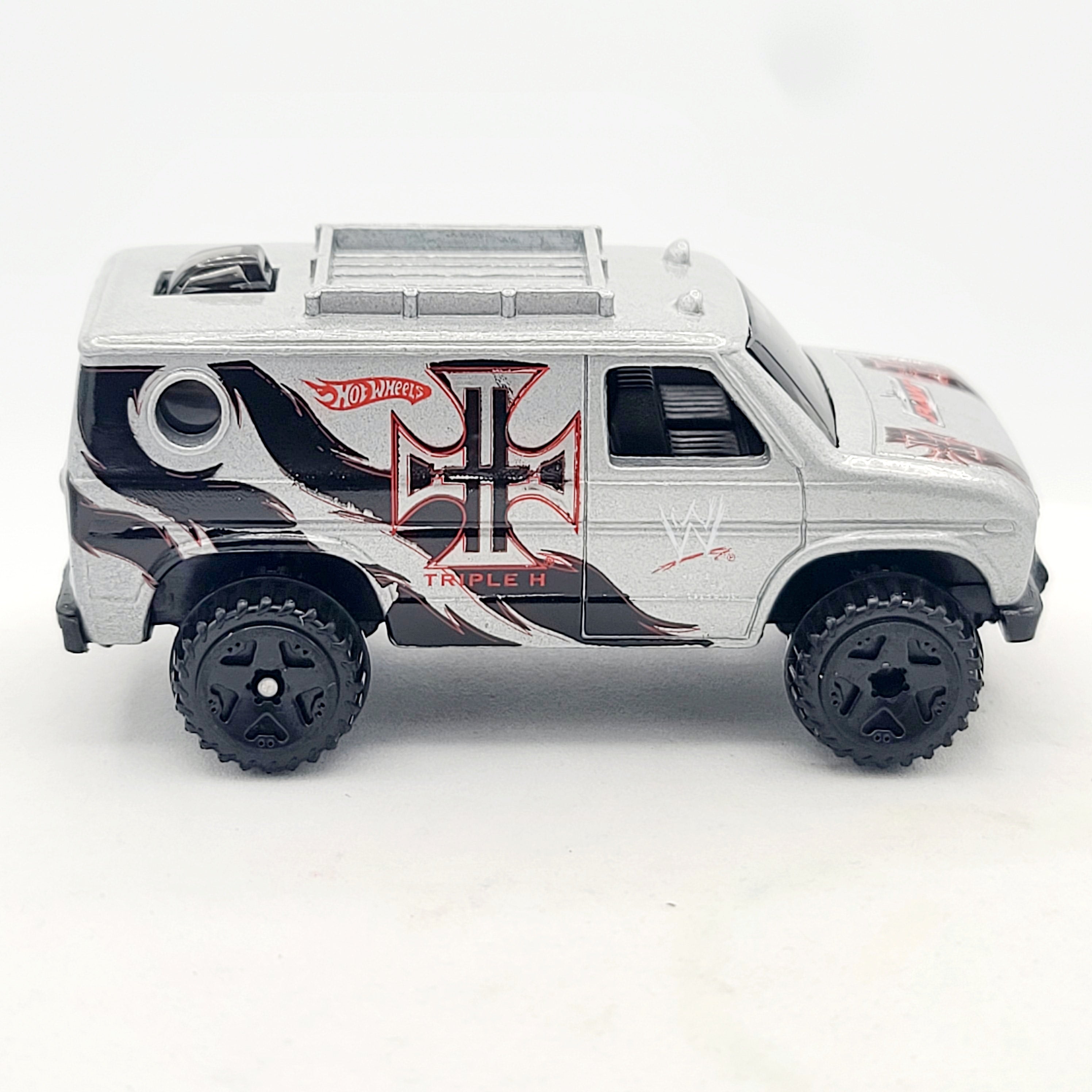 Hot Wheels Baja Breaker Van "Triple H" Wrestler (2007 HW Basic - WWE)