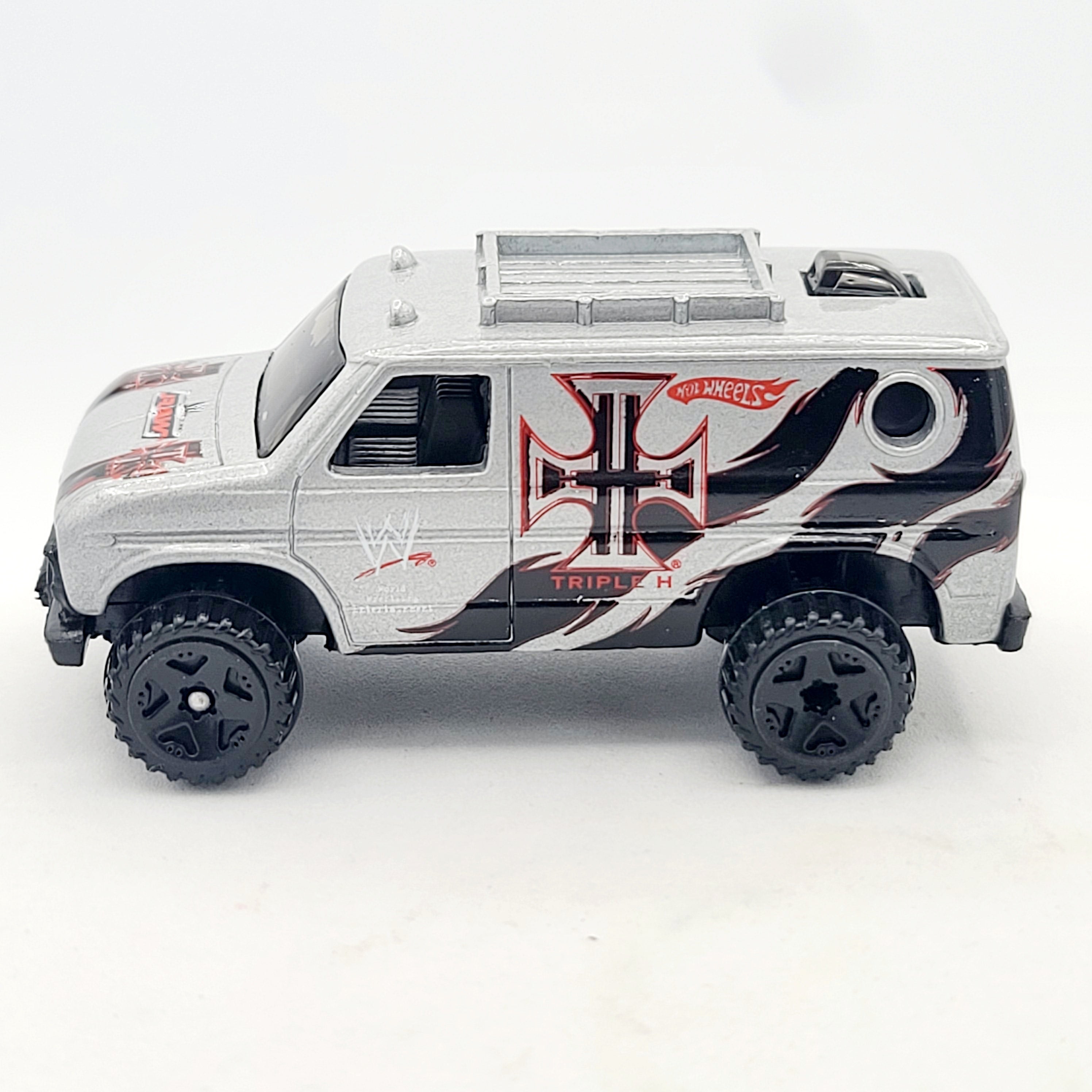 Hot Wheels Baja Breaker Van "Triple H" Wrestler (2007 HW Basic - WWE)