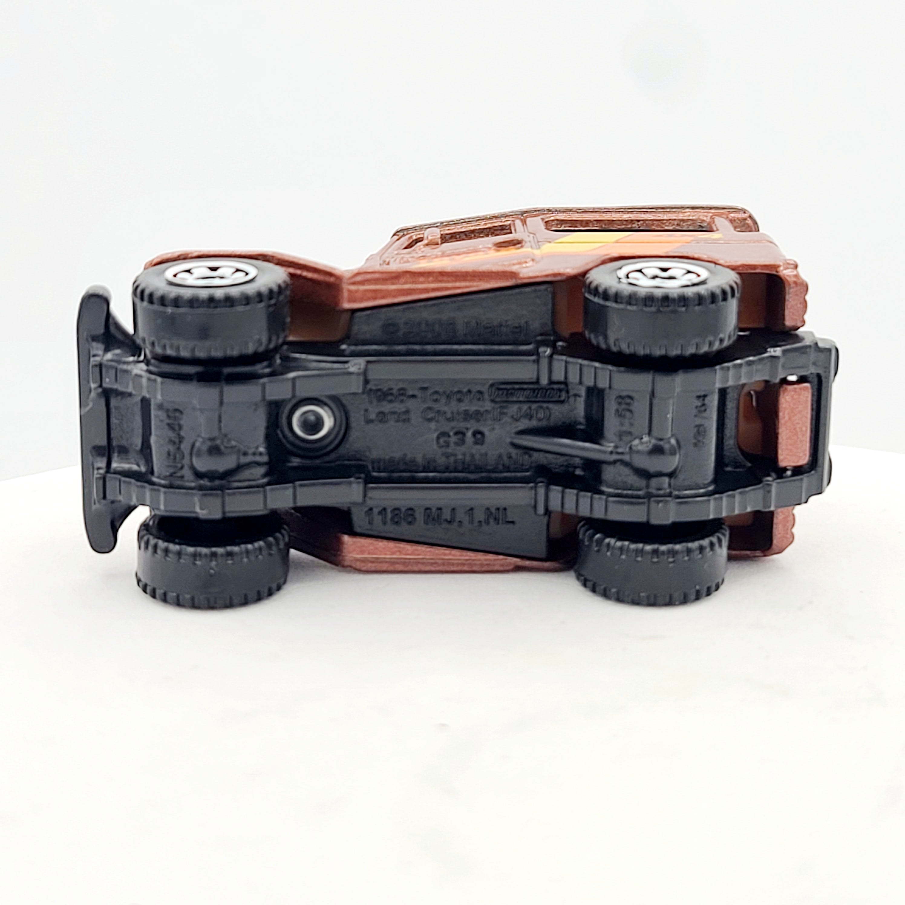 Matchbox '68 Toyota Land Cruiser FJ40 (2013 MBX Basic - Explorers)