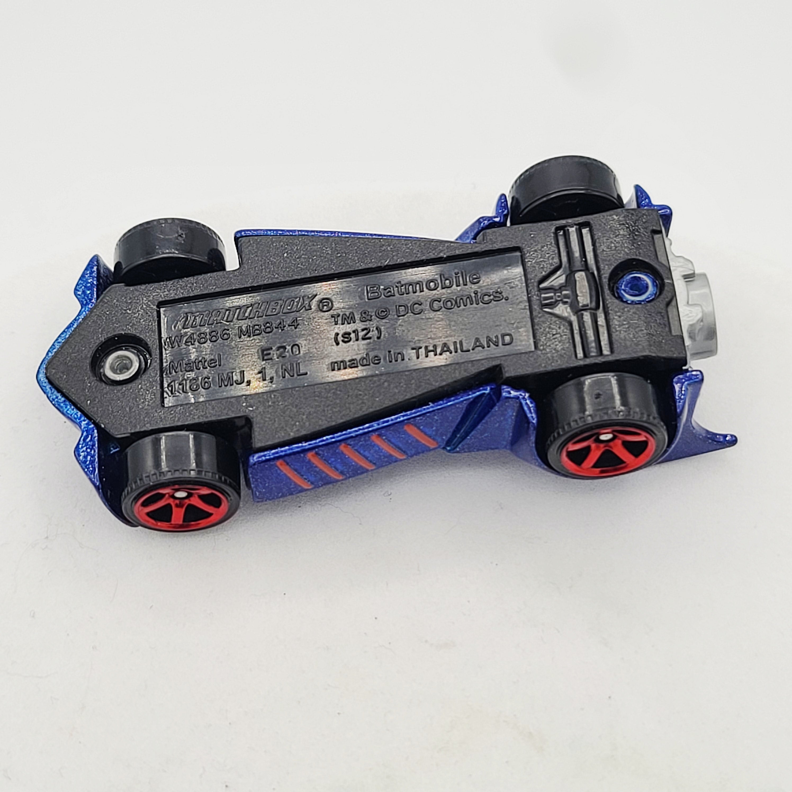 Matchbox Batmobile Batman (2012 MBX Basic - City)