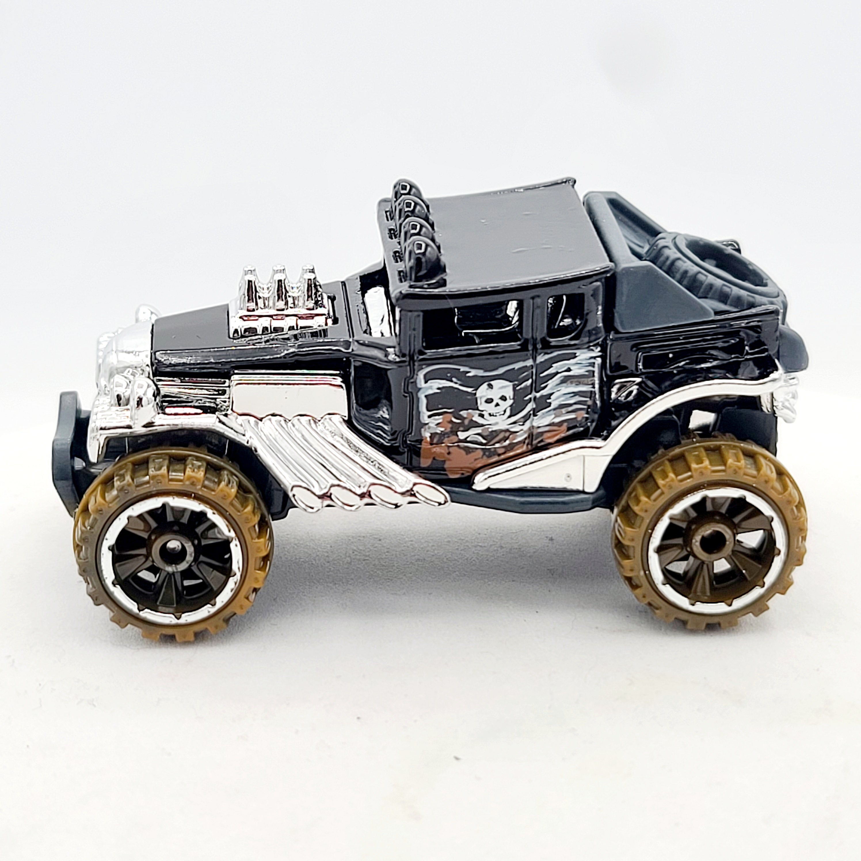 Hot Wheels Baja Bone Shaker, black (2013 HW Basic - HW Stunt)