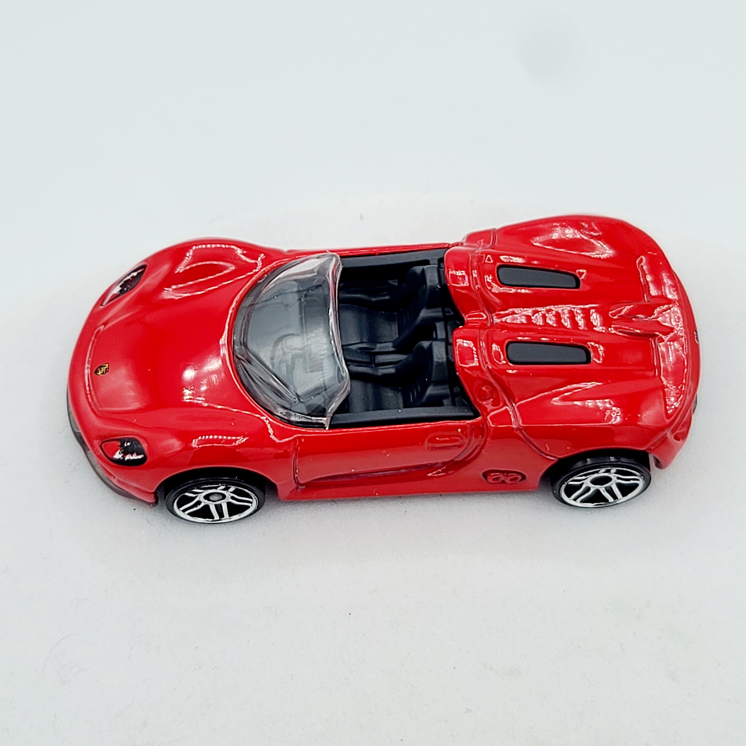 Hot Wheels Porsche 918 Spyder (2013 HW Basic - Showroom)