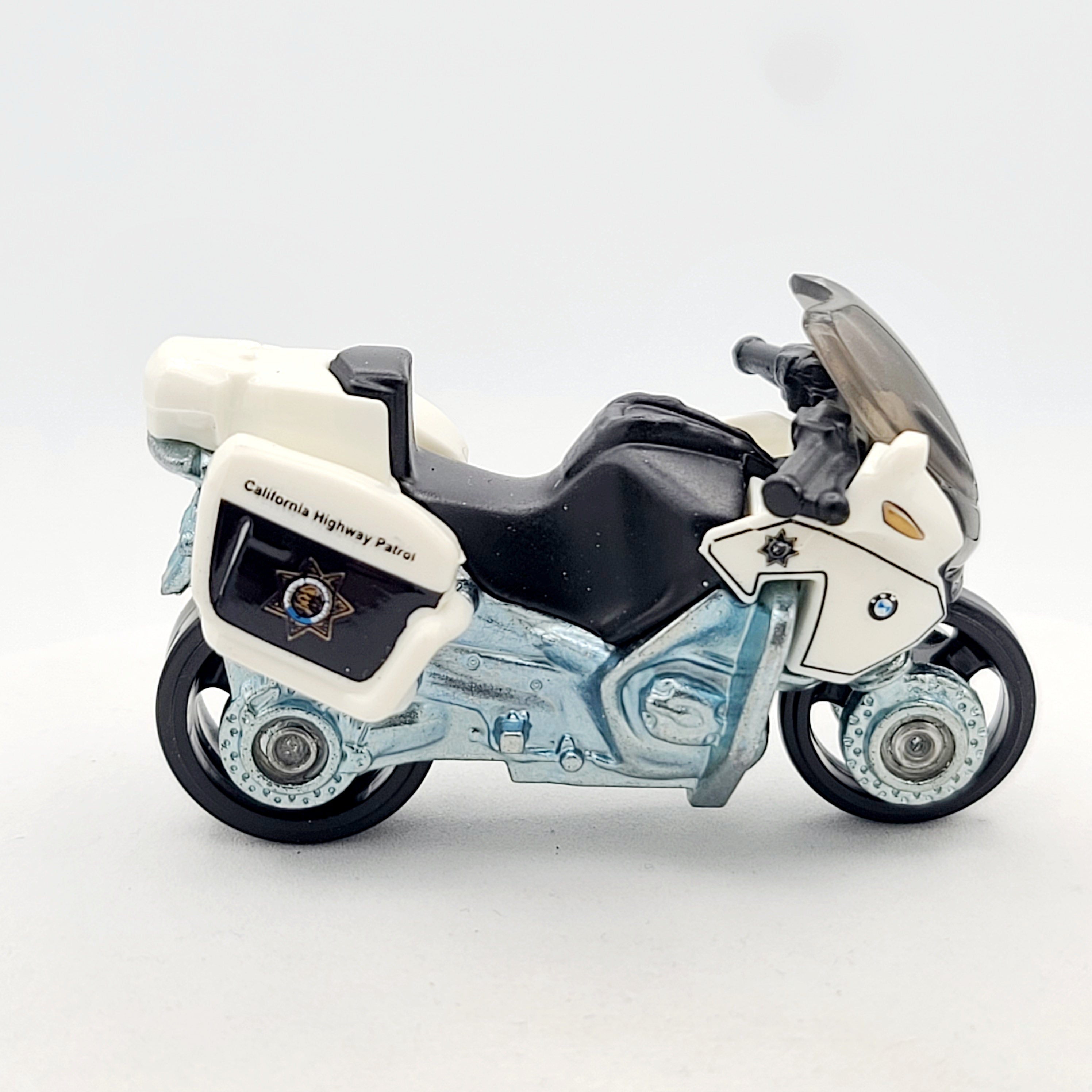 Matchbox BMW R1200 RT-P Motorcycle "California Highway Patrol" (2015 MBX Basic - Heroic Rescue)