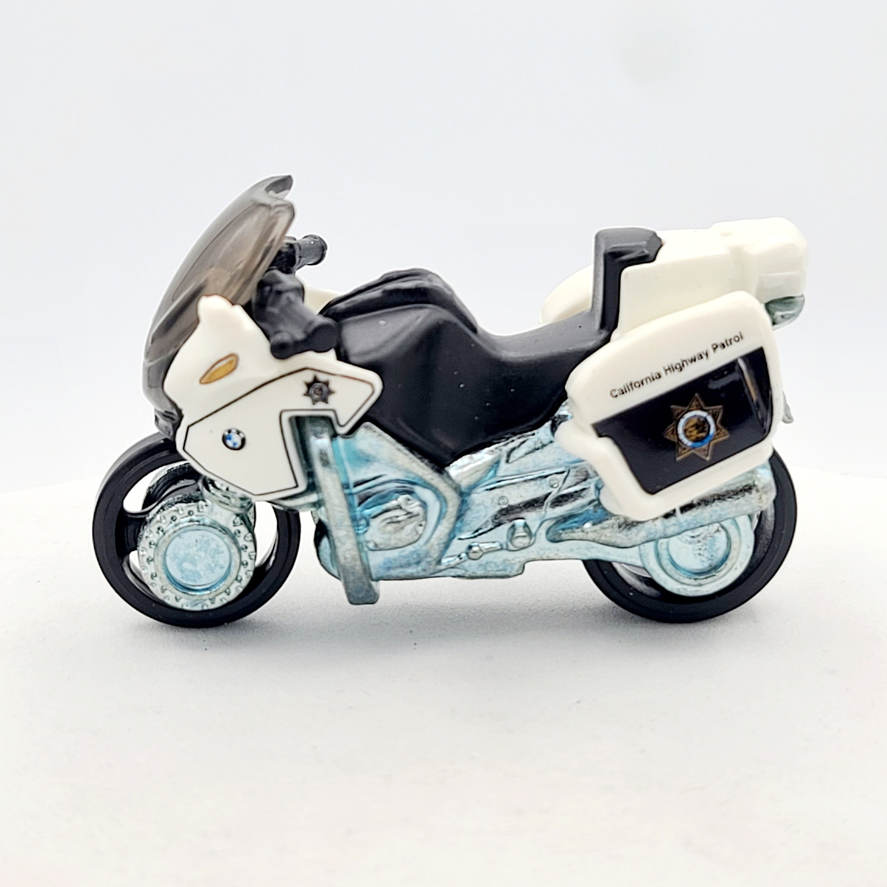 Matchbox BMW R1200 RT-P Motorcycle "California Highway Patrol" (2015 MBX Basic - Heroic Rescue)