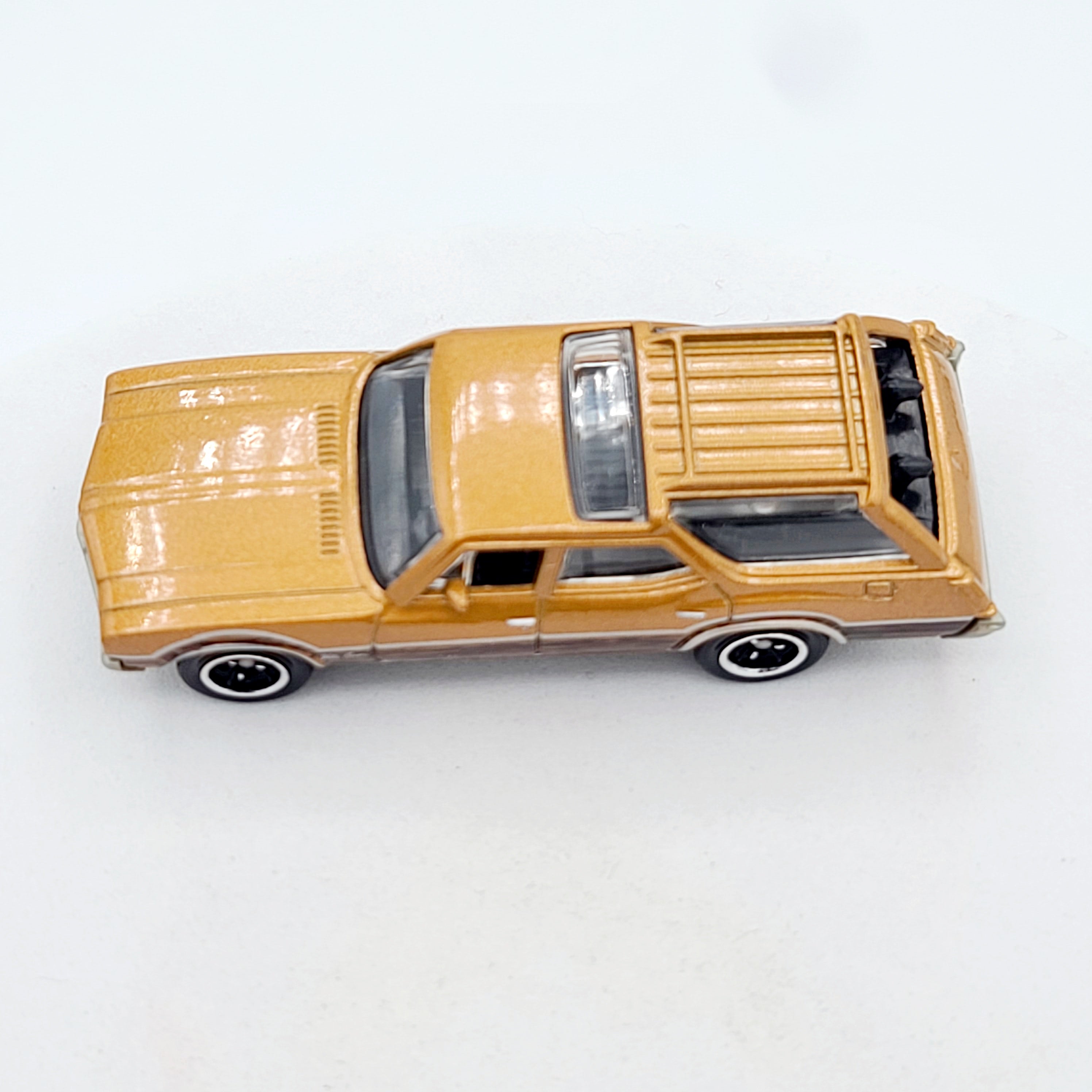 Matchbox '71 Oldsmobile Vista Cruiser (2019 MBX Basic - Road Trip)