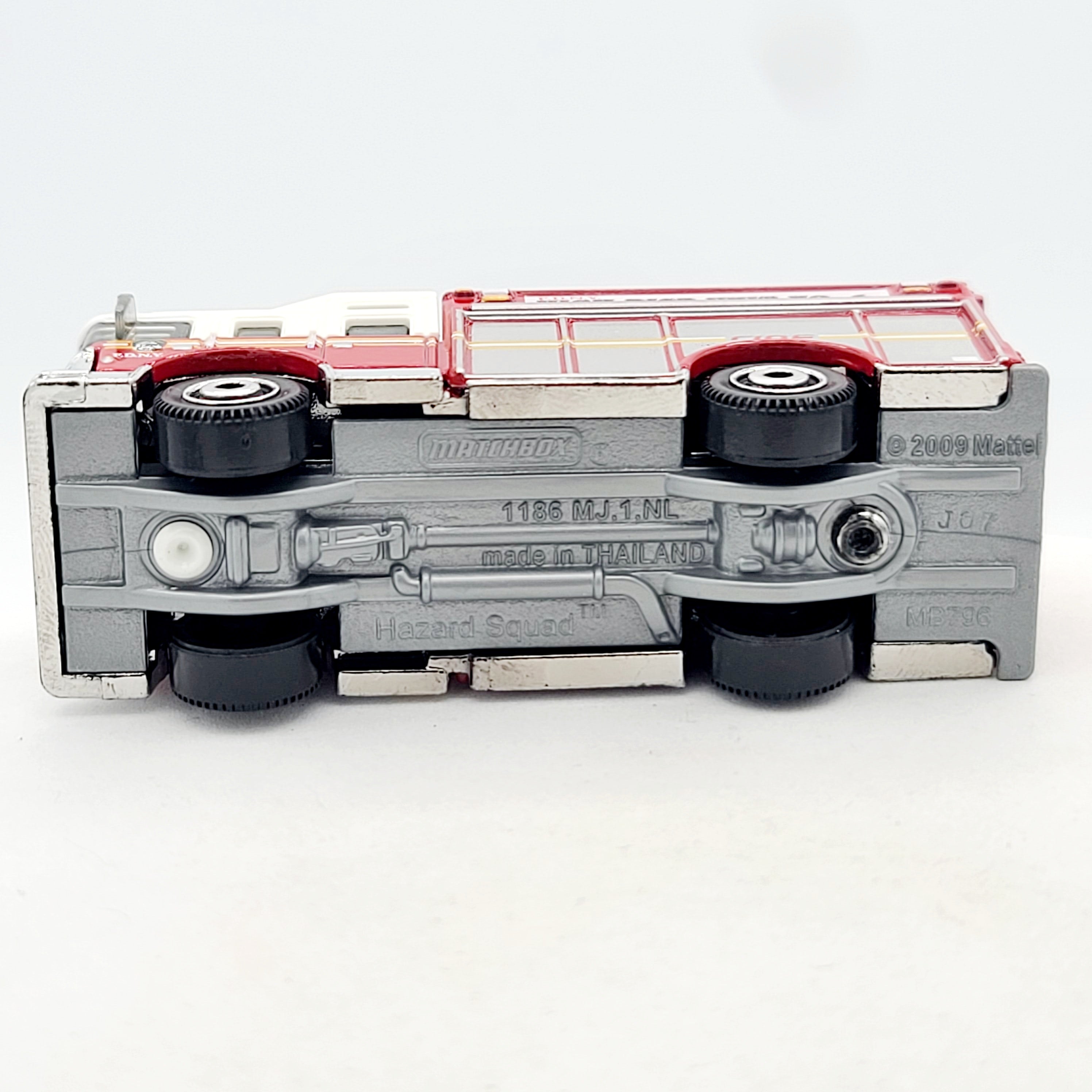 Matchbox MBX Hazard Squad Fire Truck "FDNY" "High Rise Rescue" (2015 MBX Basic - Heroic Rescue)