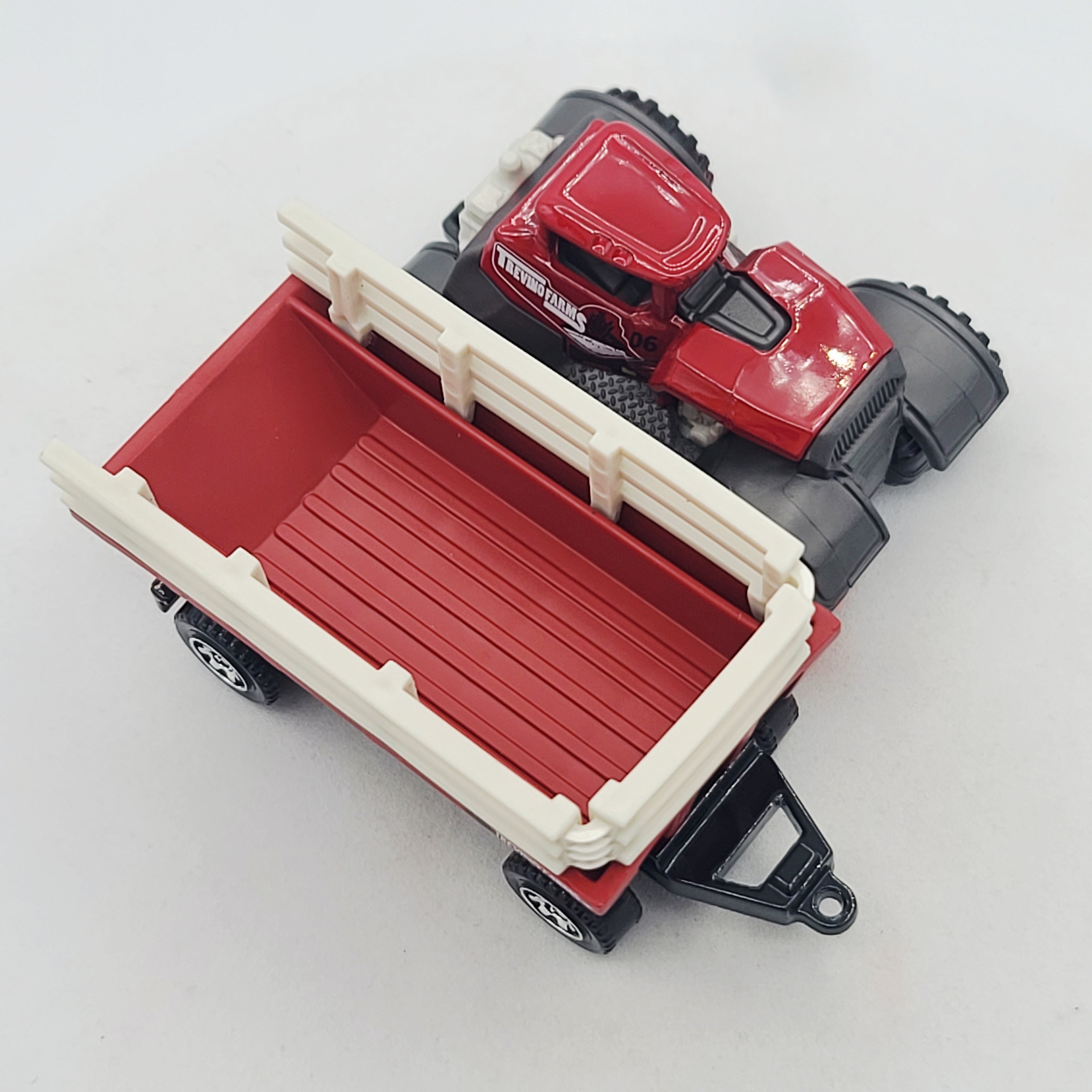 Matchbox MBX Dirtstroyer Tractor & Farm Trailer "Trevino Farms" (2017 MBX 5 Pack - Construction)