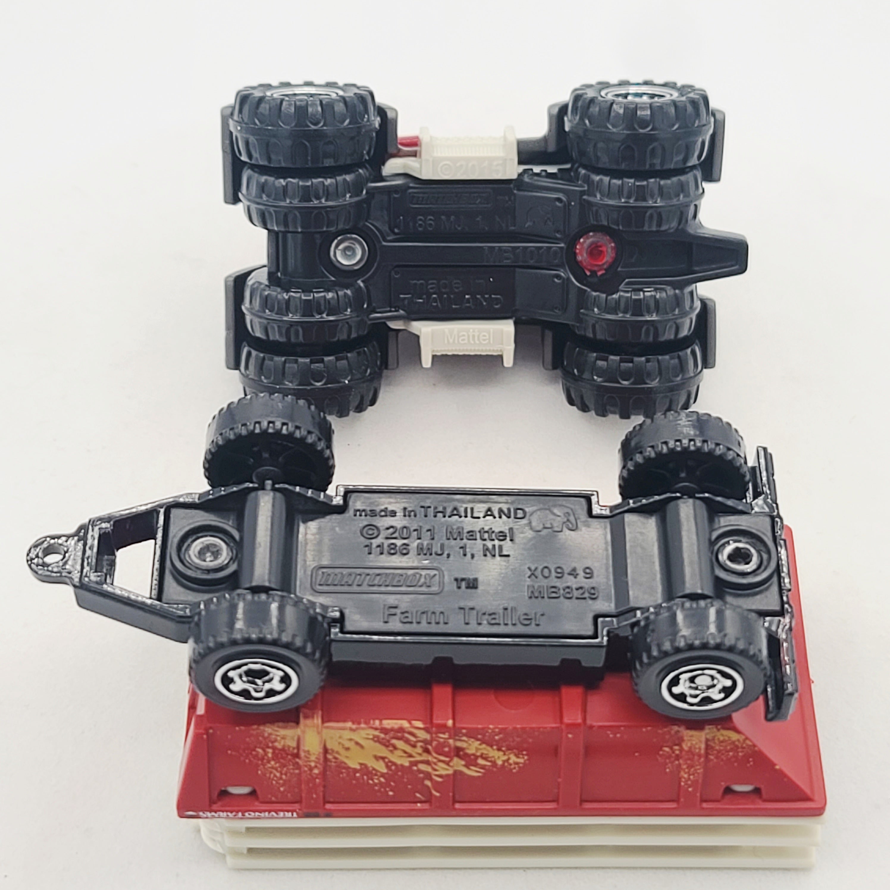 Matchbox MBX Dirtstroyer Tractor & Farm Trailer "Trevino Farms" (2017 MBX 5 Pack - Construction)