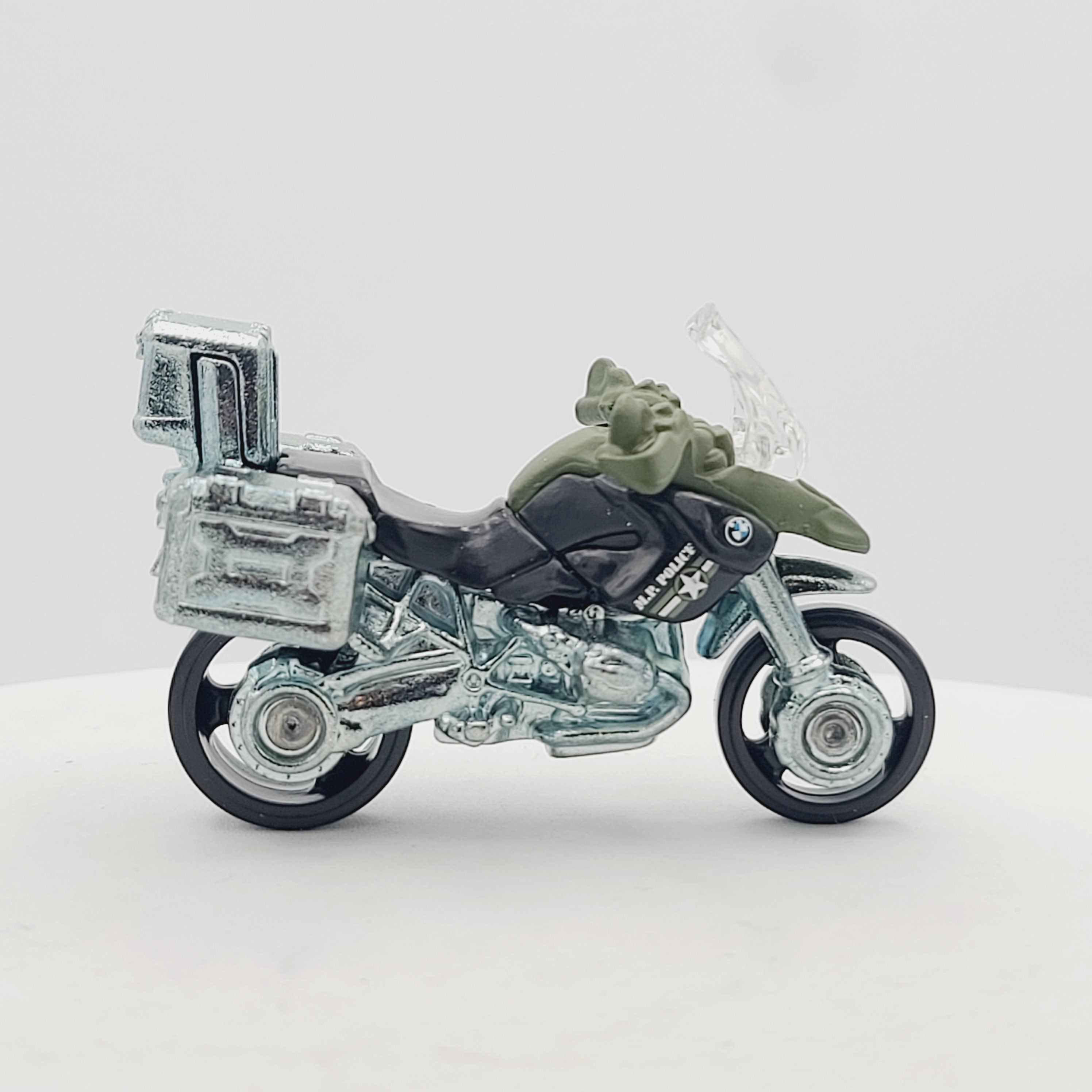 Matchbox BMW R1200 GS Motorcycle "Military Police" (2016 MBX Basic - Explorers)