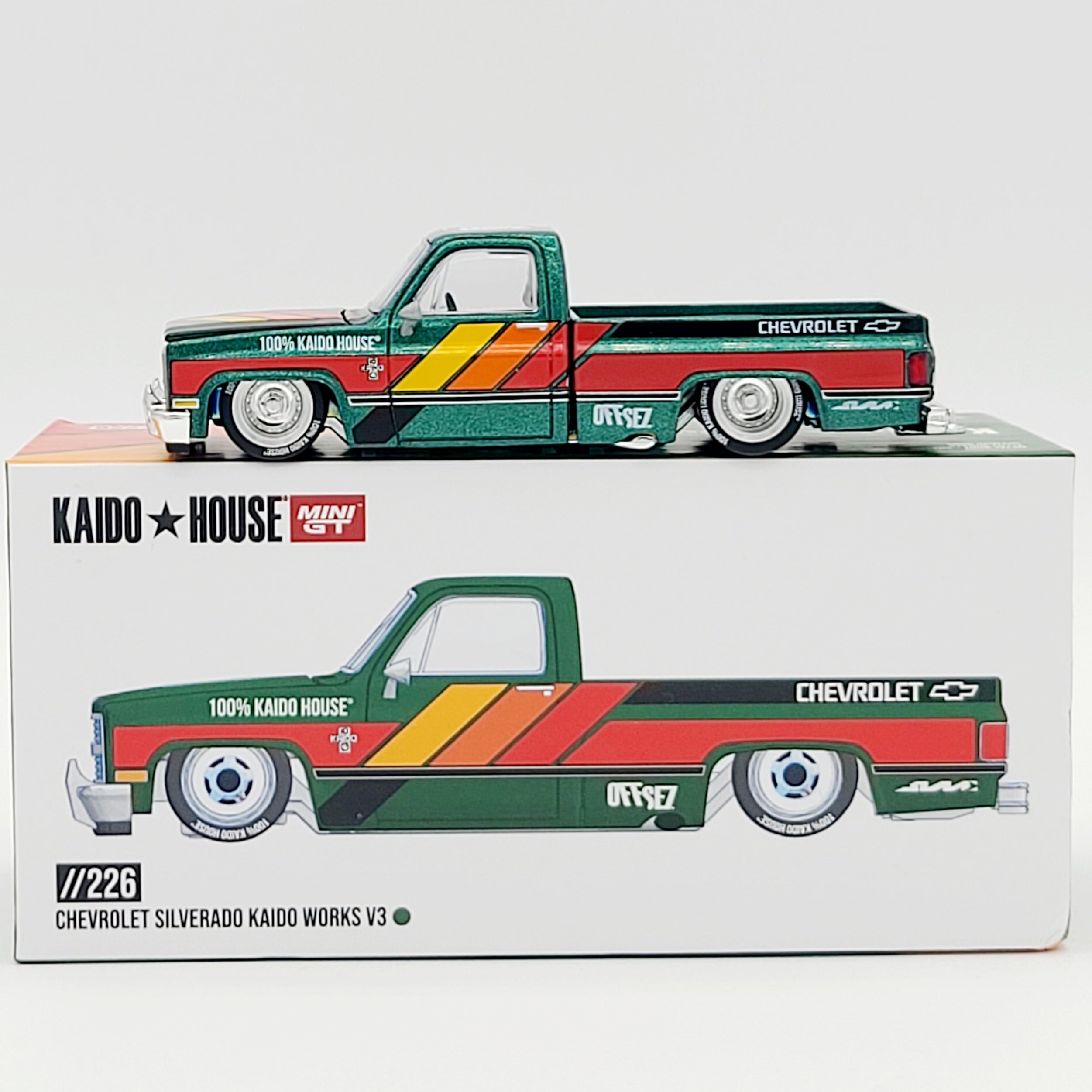 Kaido House x Mini GT '83 Chevrolet Silverado Kaido Works V3 - 1:64, Dark Green (2025 Limited Edition)