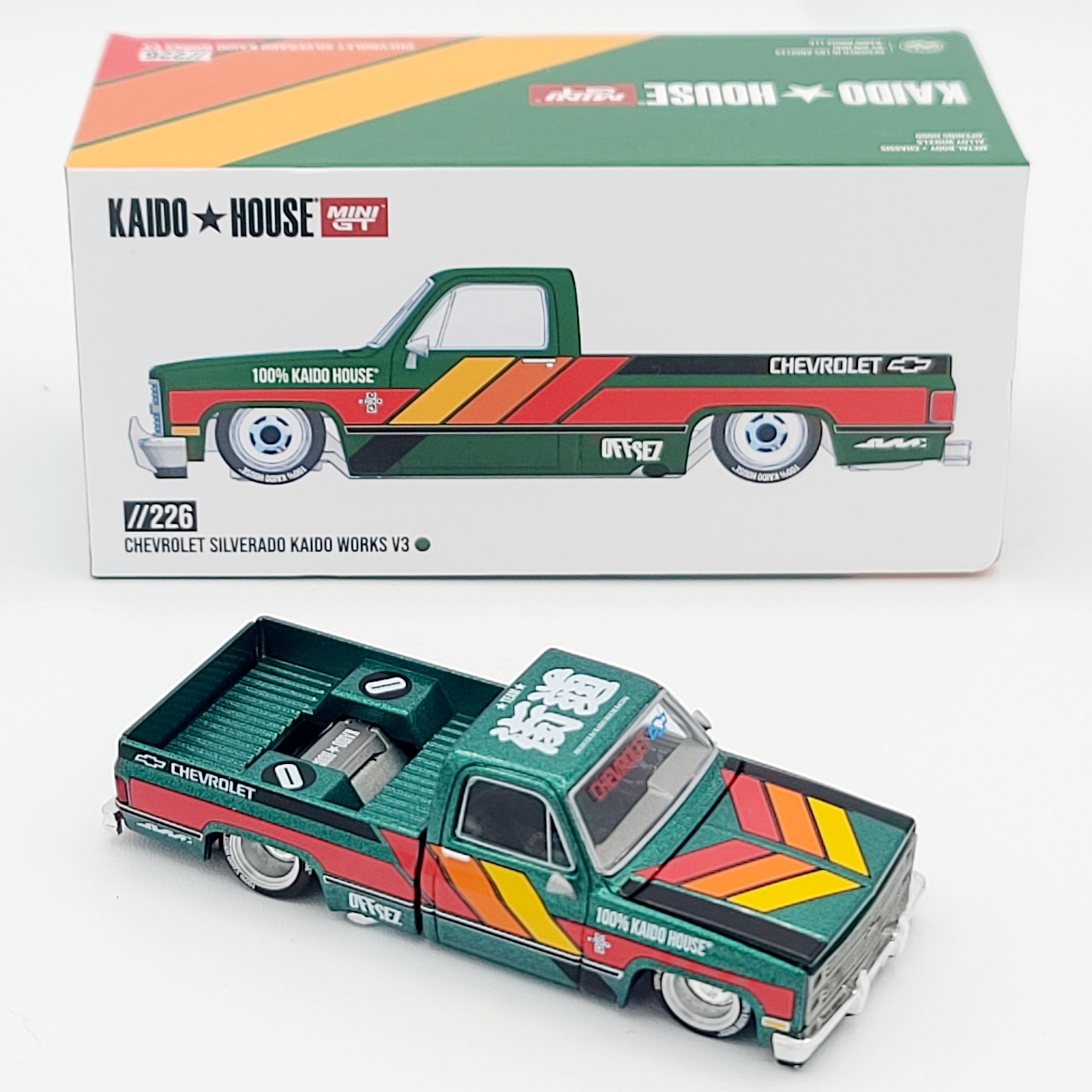 Kaido House x Mini GT '83 Chevrolet Silverado Kaido Works V3 - 1:64, Dark Green (2025 Limited Edition)