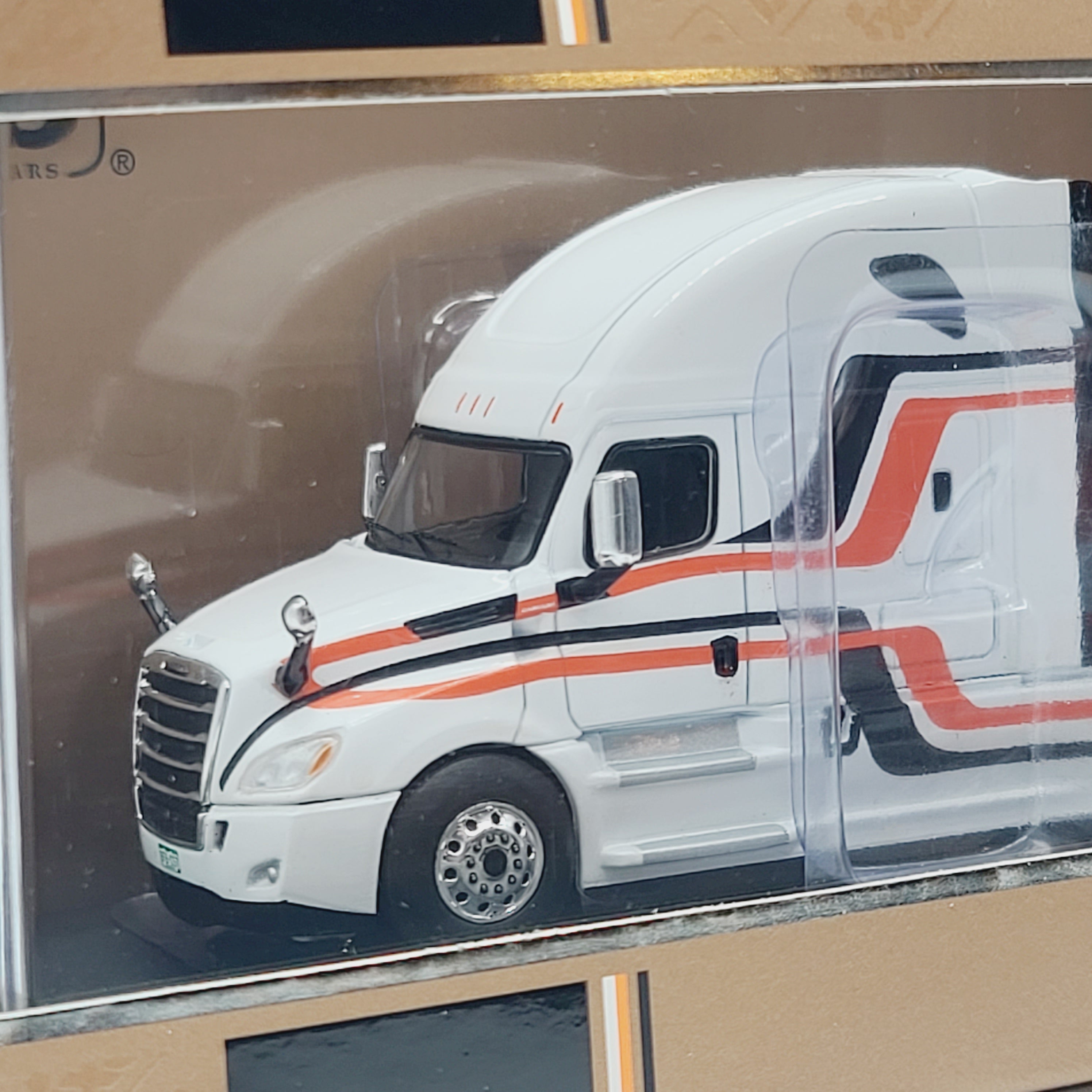 iXO Model Cars '18 Freightliner Cascadia Semi Truck Cab - 1:64, White (2026)