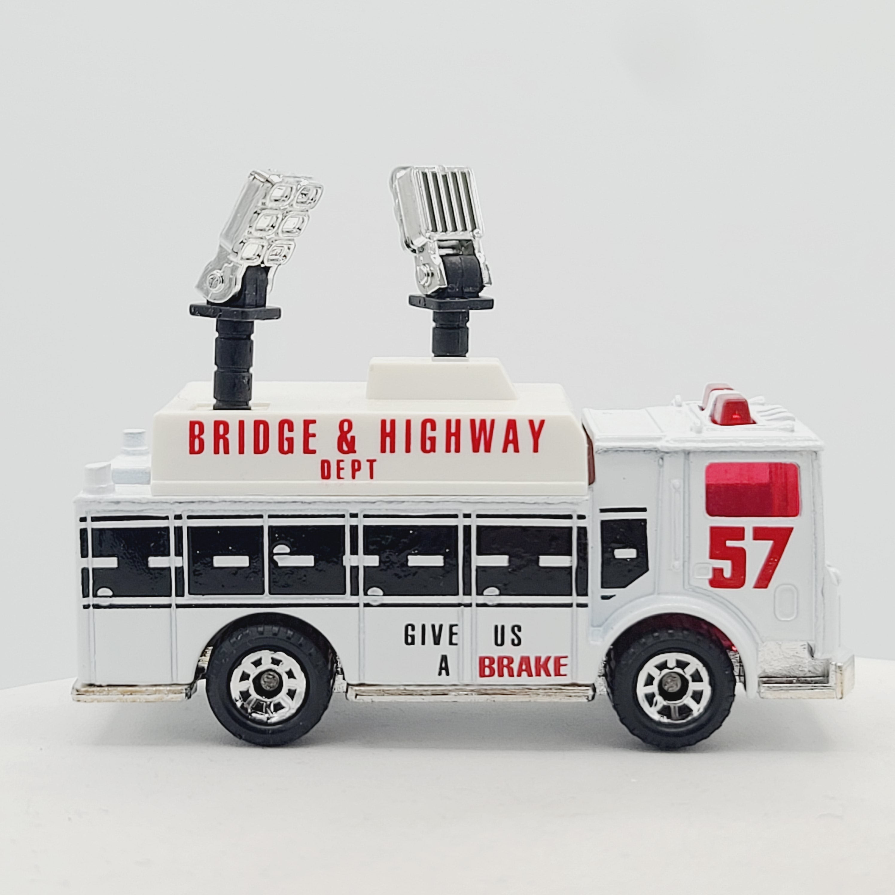 Matchbox Mack Auxillary Power Truck (1996 MBX Basic 1-75)