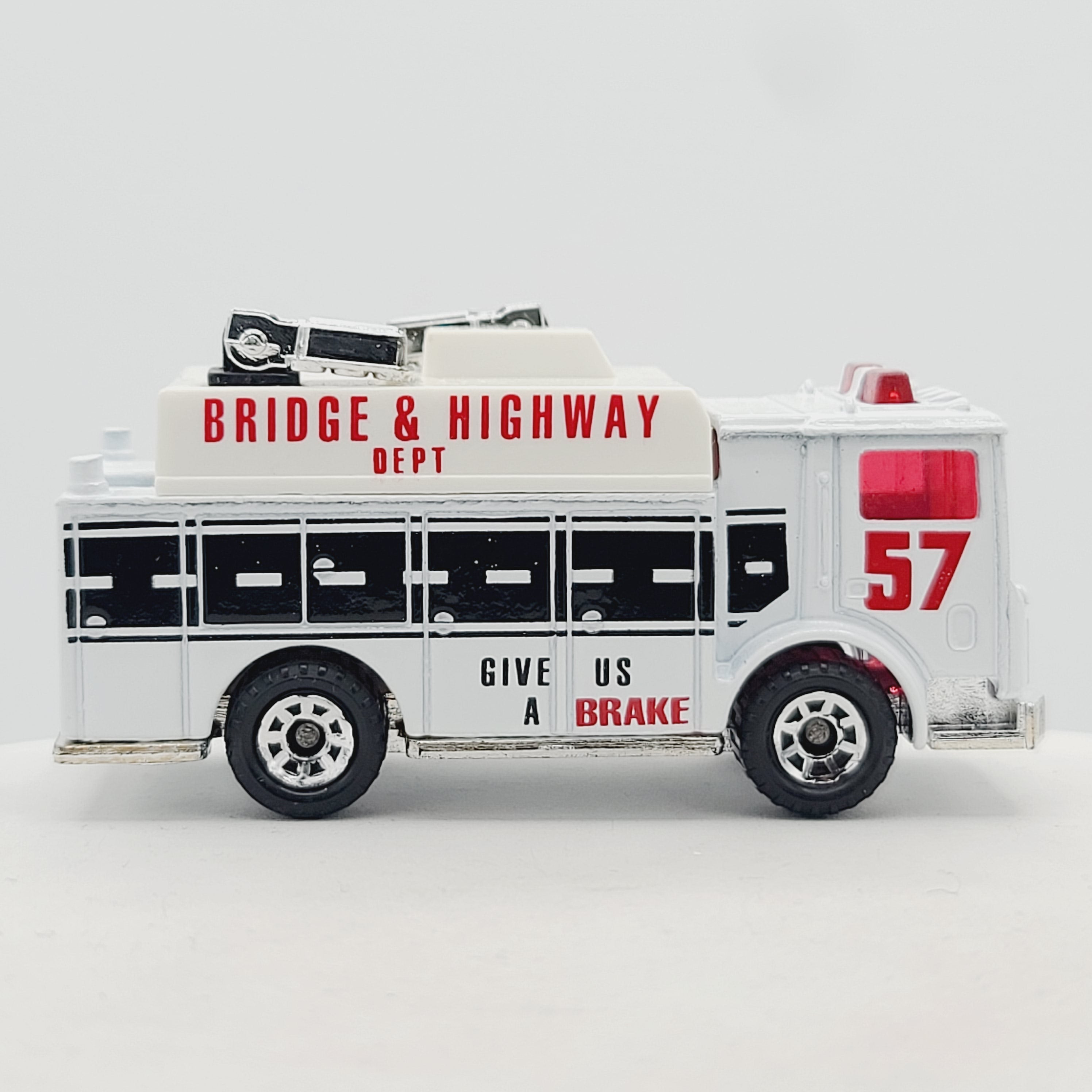 Matchbox Mack Auxillary Power Truck (1996 MBX Basic 1-75)