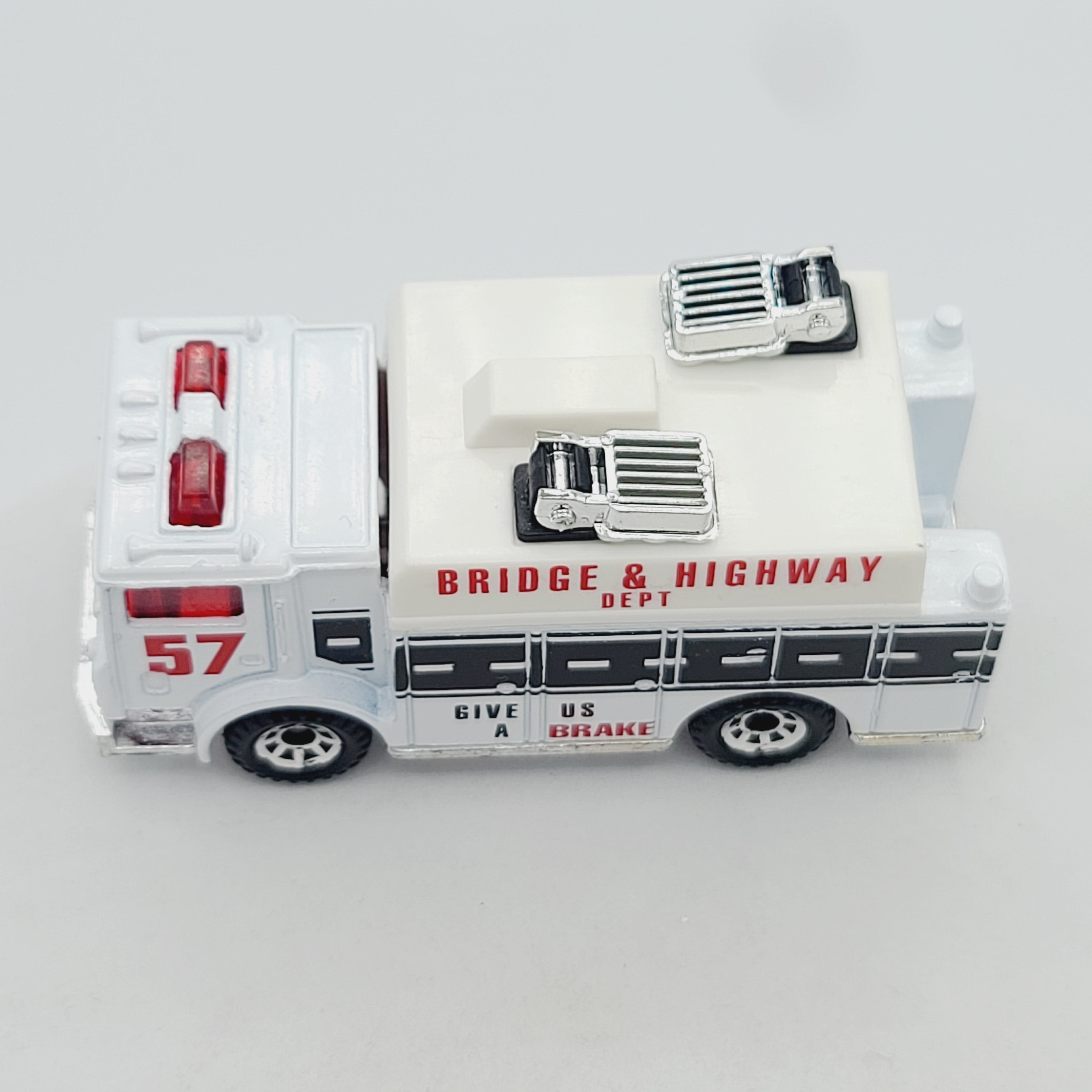 Matchbox Mack Auxillary Power Truck (1996 MBX Basic 1-75)