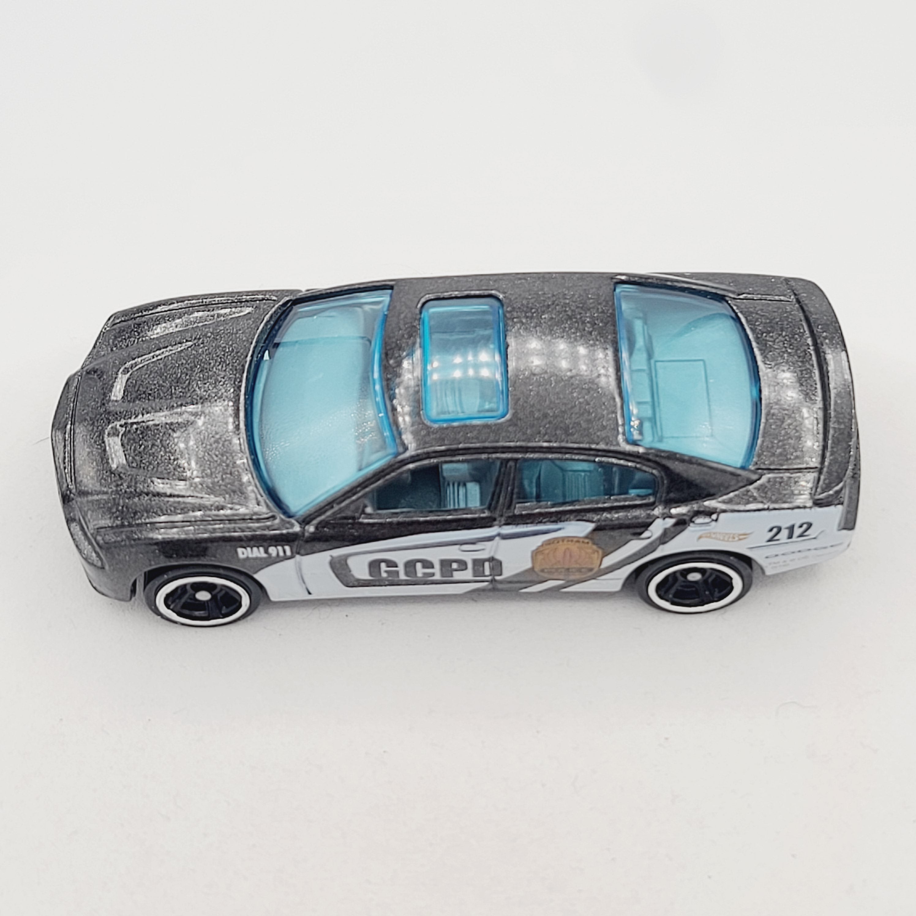 Hot Wheels '11 Dodge Charger R/T "GCPD" Police Car (2019 HW Basic - Batman)