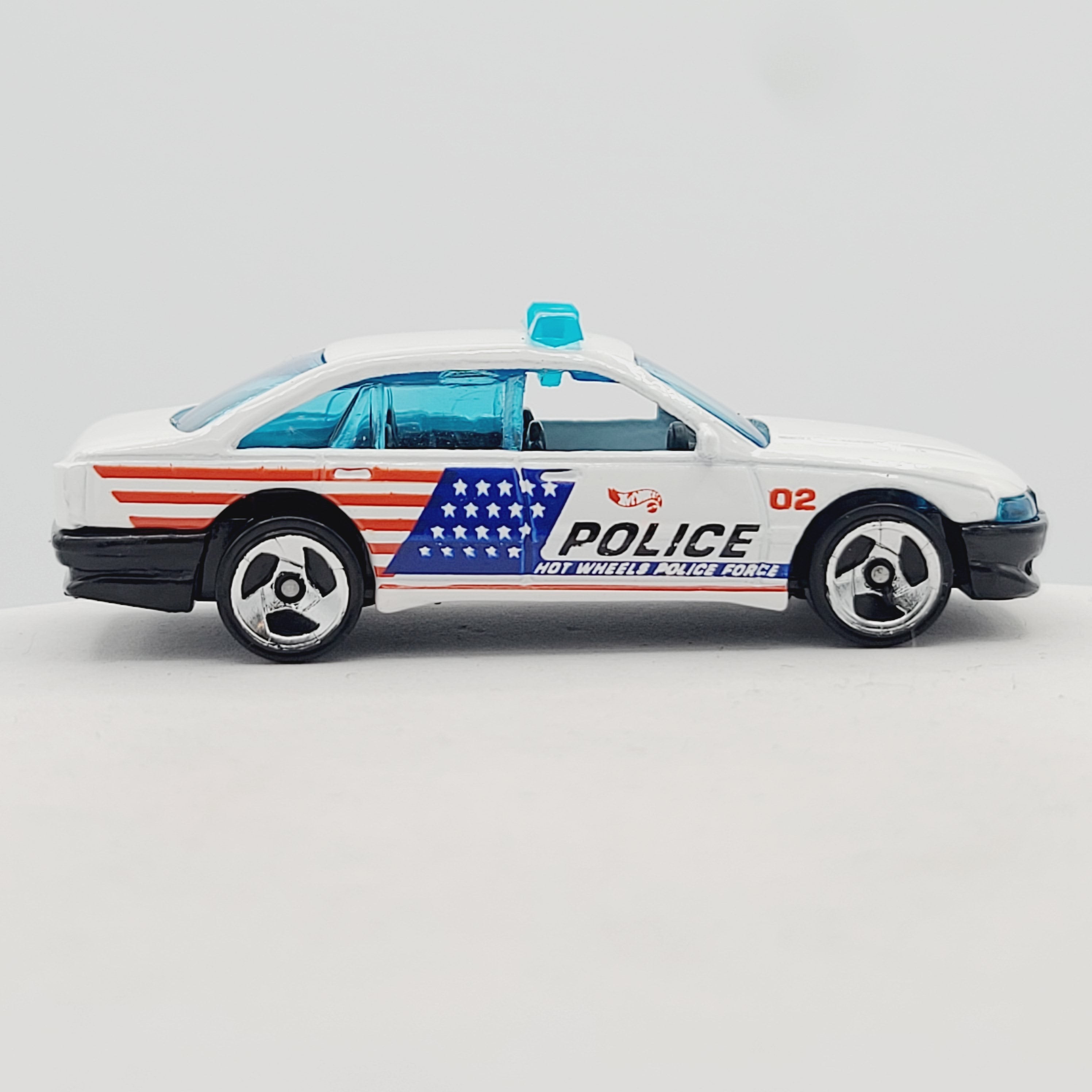 Hot Wheels HW Police Cruiser - Holden Commodore casting (1999 HW Basic)