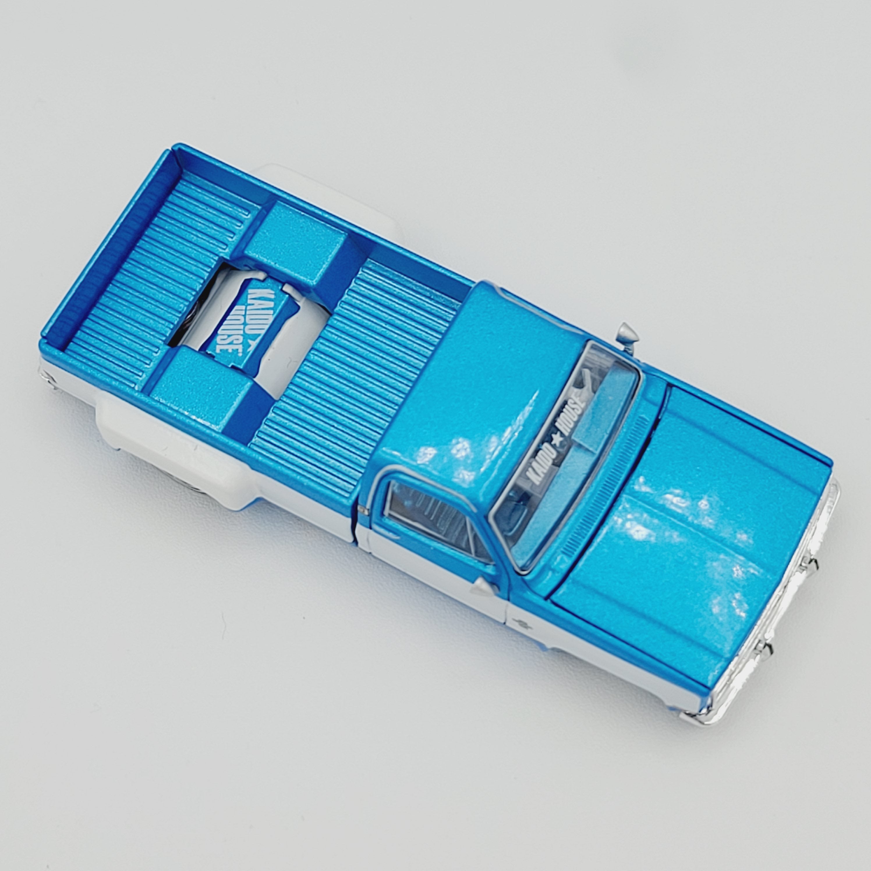 Kaido House x Mini GT Chevrolet Silverado Dually Kaido Vintage Spec V1 - 1:64 (2026 Limited Edition)