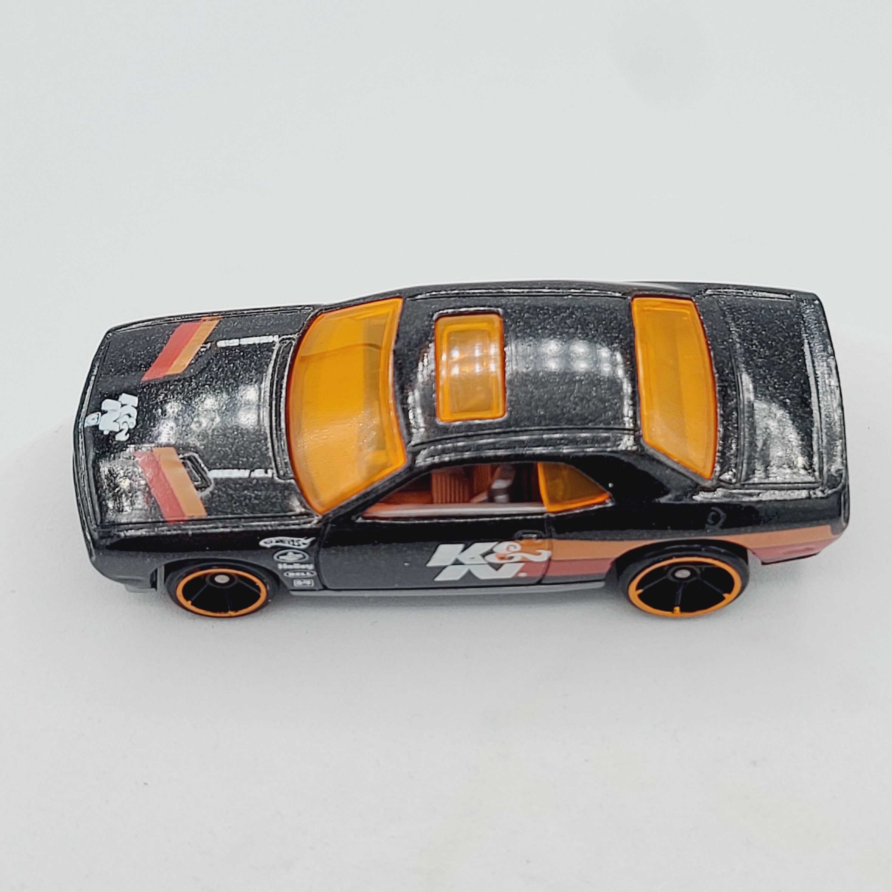 Hot Wheels '08 Dodge Challenger SRT8 "K&N" (2010 HW Basic - Performance)