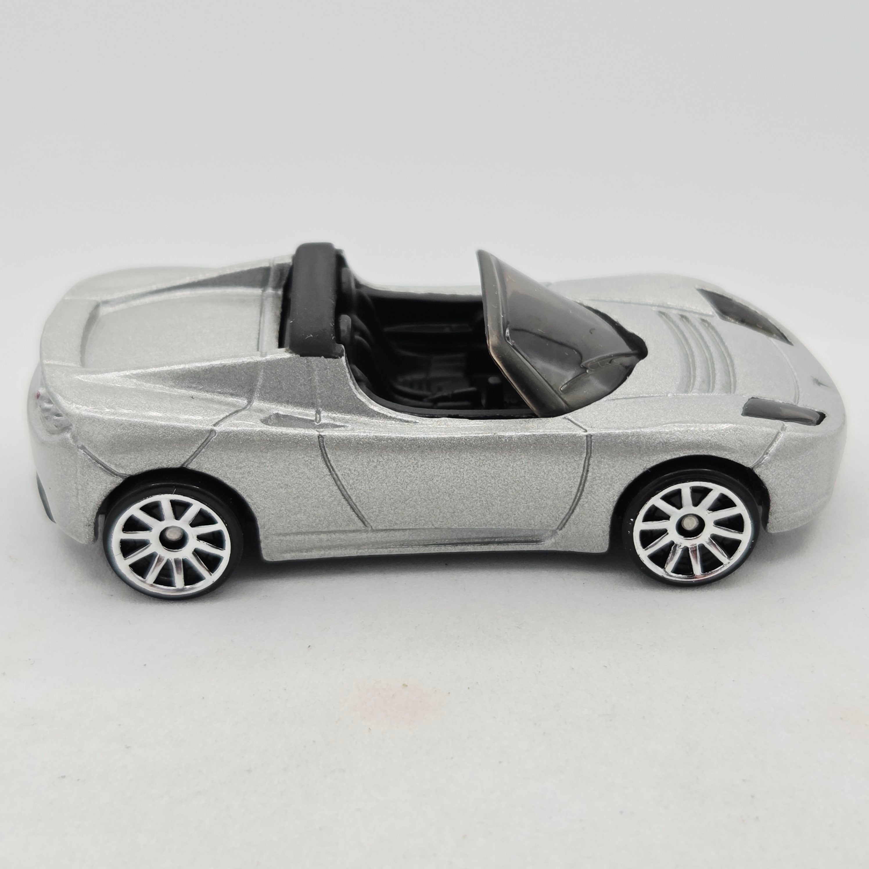 Hot Wheels '08 Tesla Roadster (2008 HW Basic - New Models)