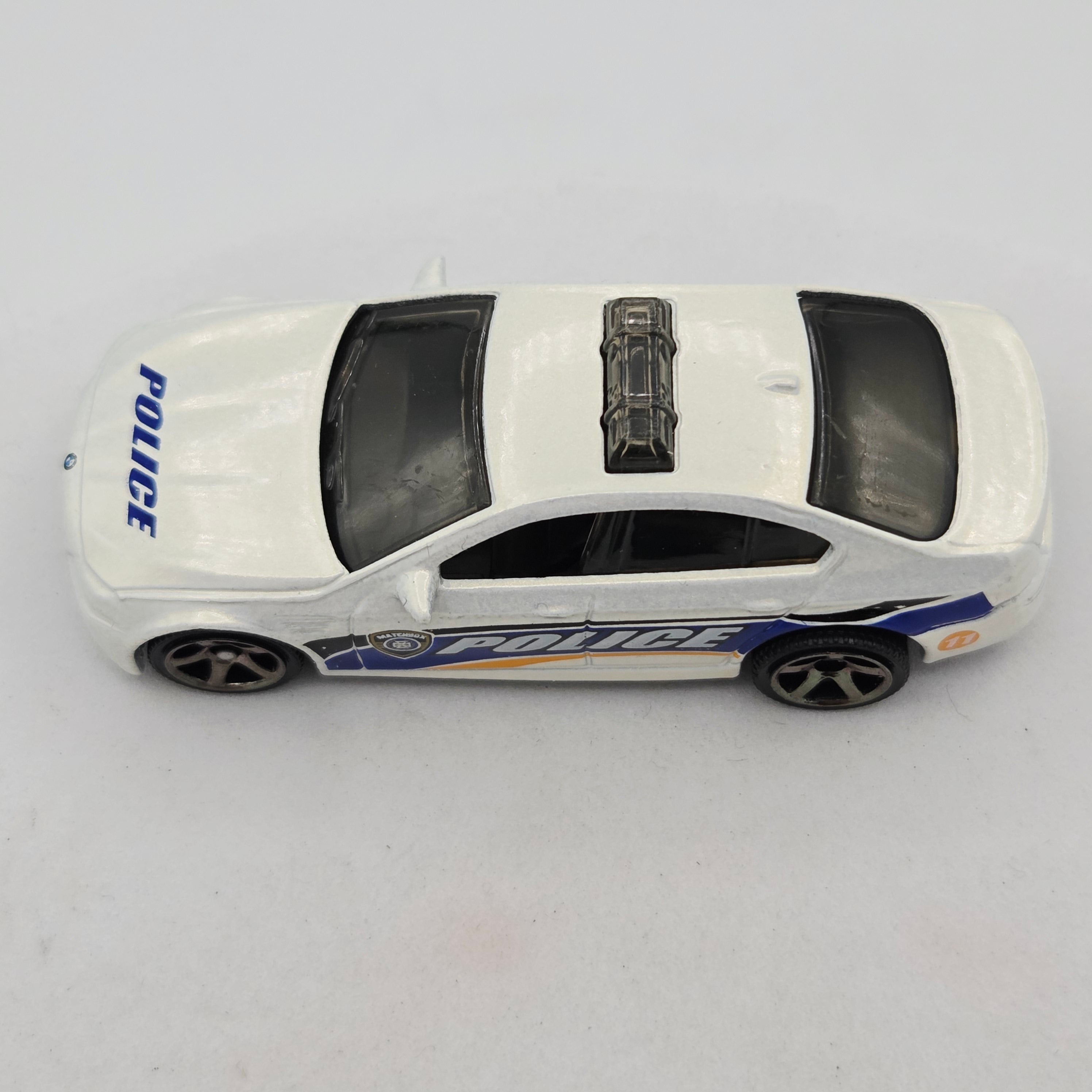 Matchbox BMW M5 Police Car (2016 MBX Basic - Heroic Rescue)