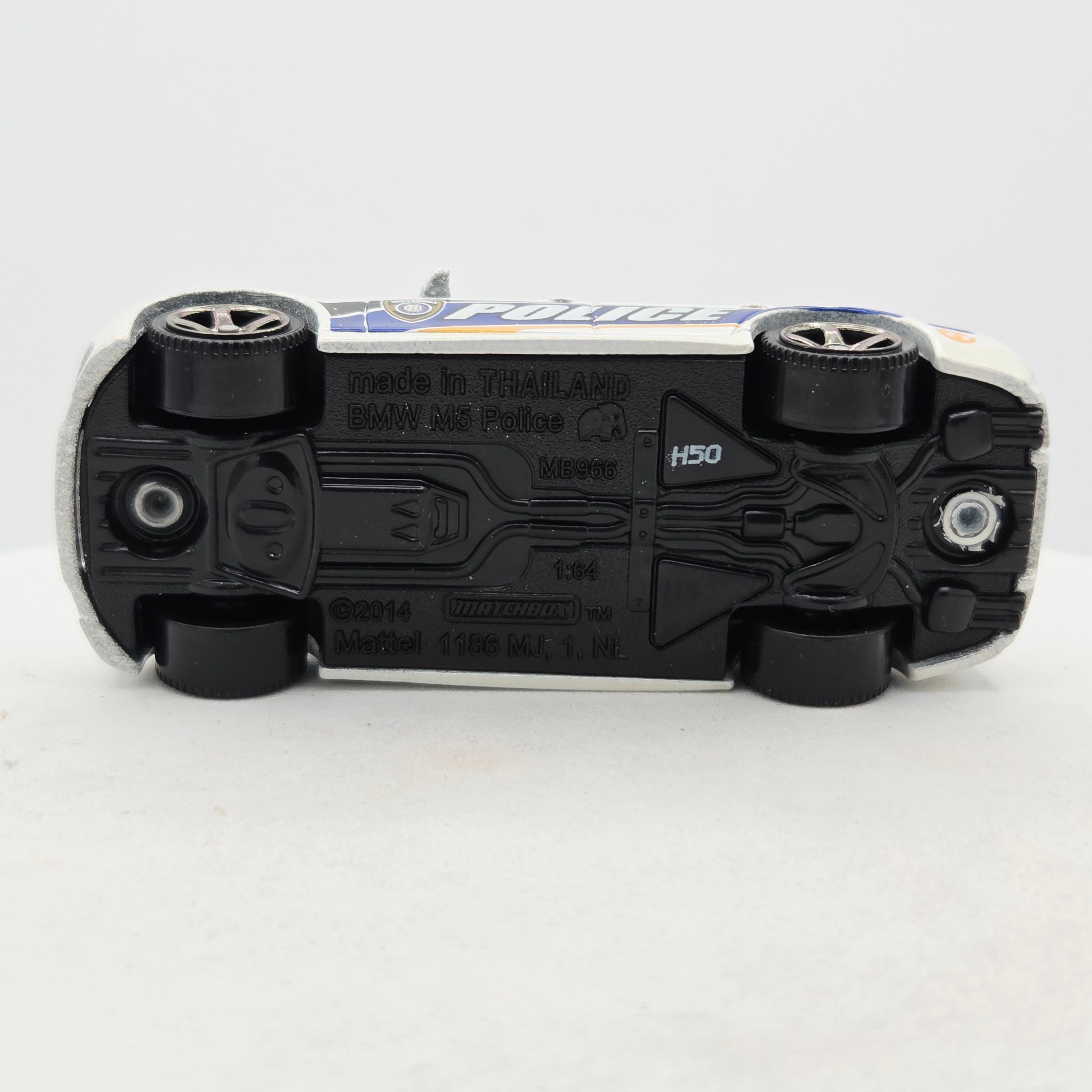 Matchbox BMW M5 Police Car (2016 MBX Basic - Heroic Rescue)