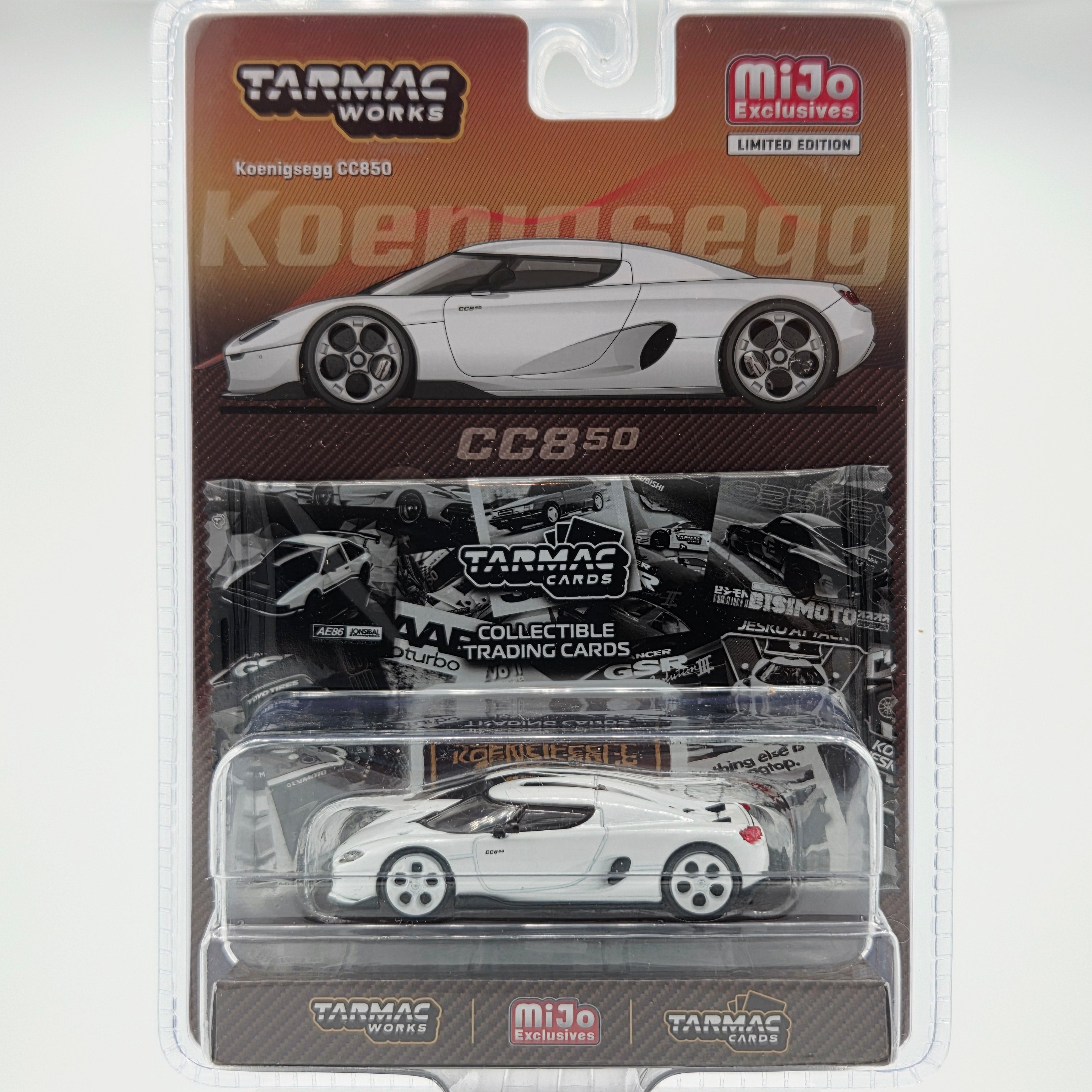 Tarmac Works Koenigsegg CC850 w/ Trading Cards - 1:64 (2026 Global64 -
