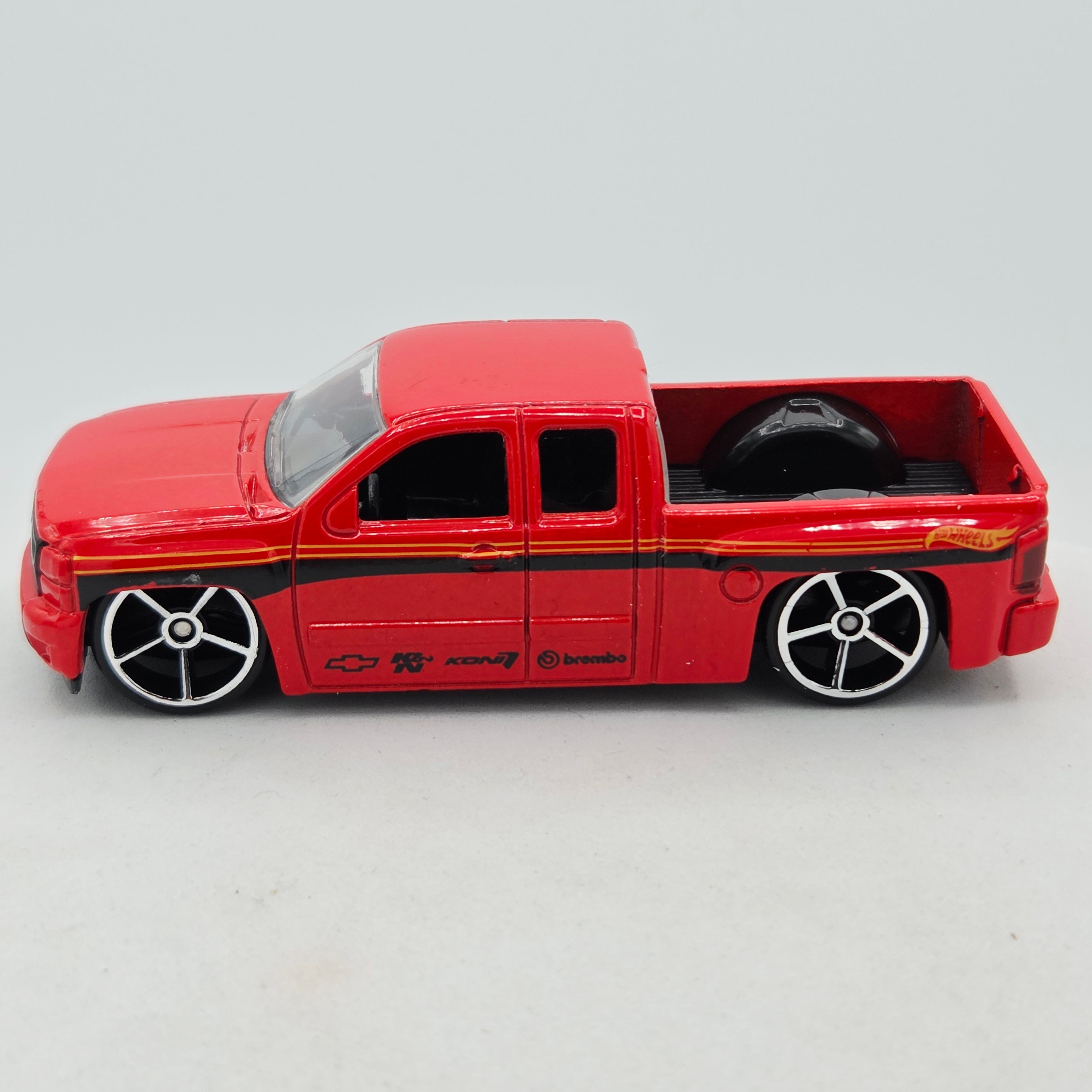 Hot Wheels Chevrolet Silverado Pickup (2015 HW Basic - Workshop Then & Now)