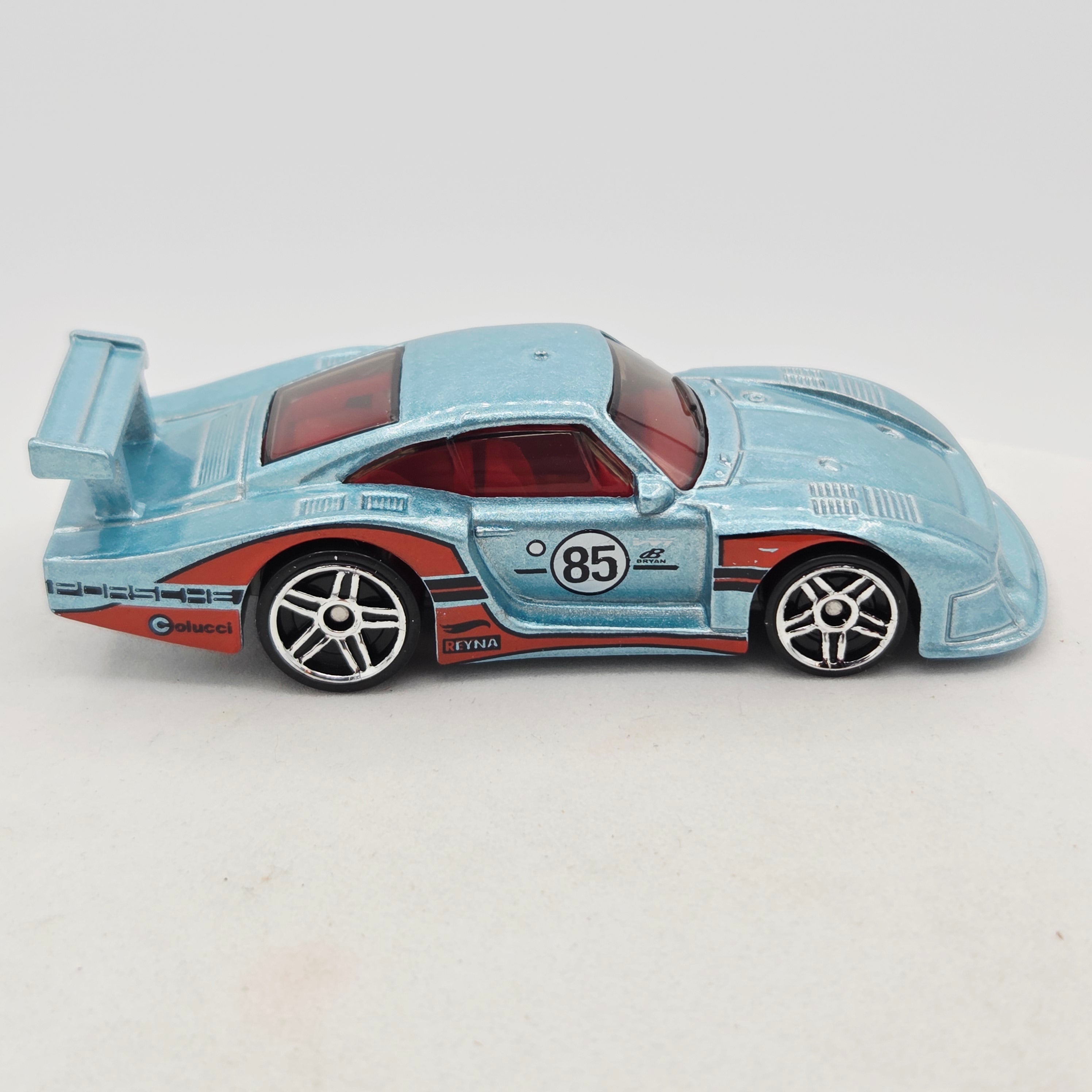 Hot Wheels Porsche 935-78 (2014 Porsche Series)