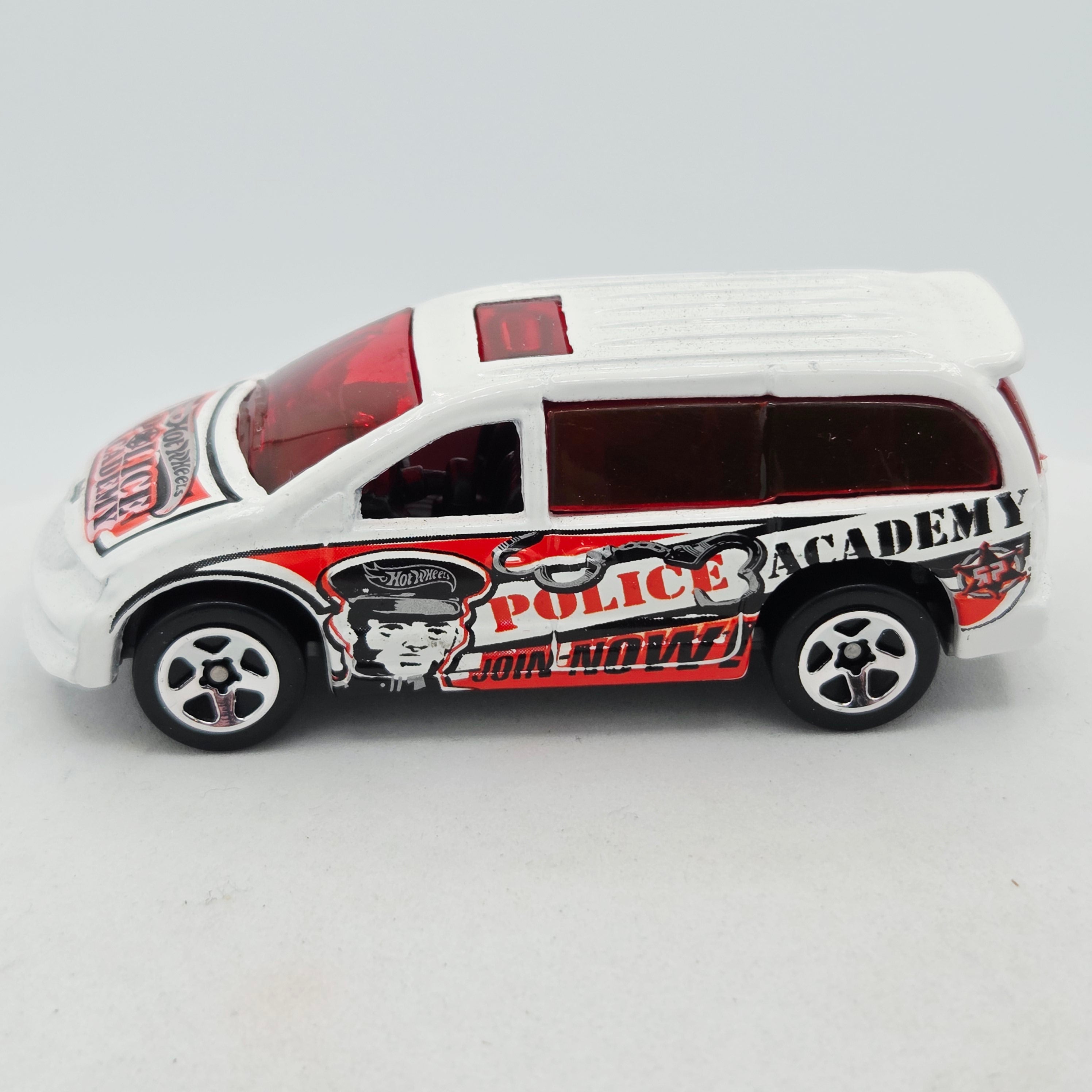Hot Wheels Dodge Caravan "Police Academy" (2003 HW Basic - Roll Patrol)