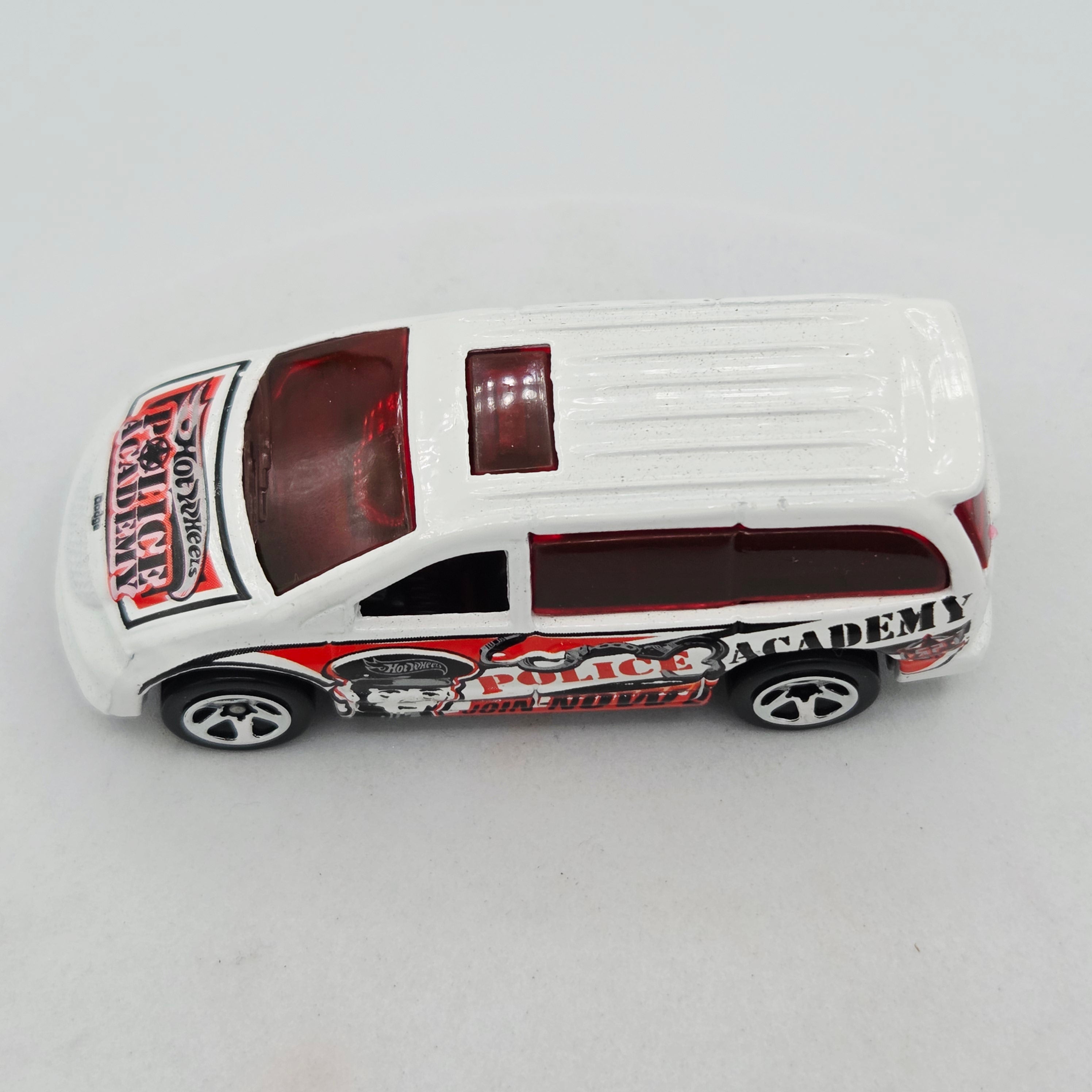 Hot Wheels Dodge Caravan "Police Academy" (2003 HW Basic - Roll Patrol)