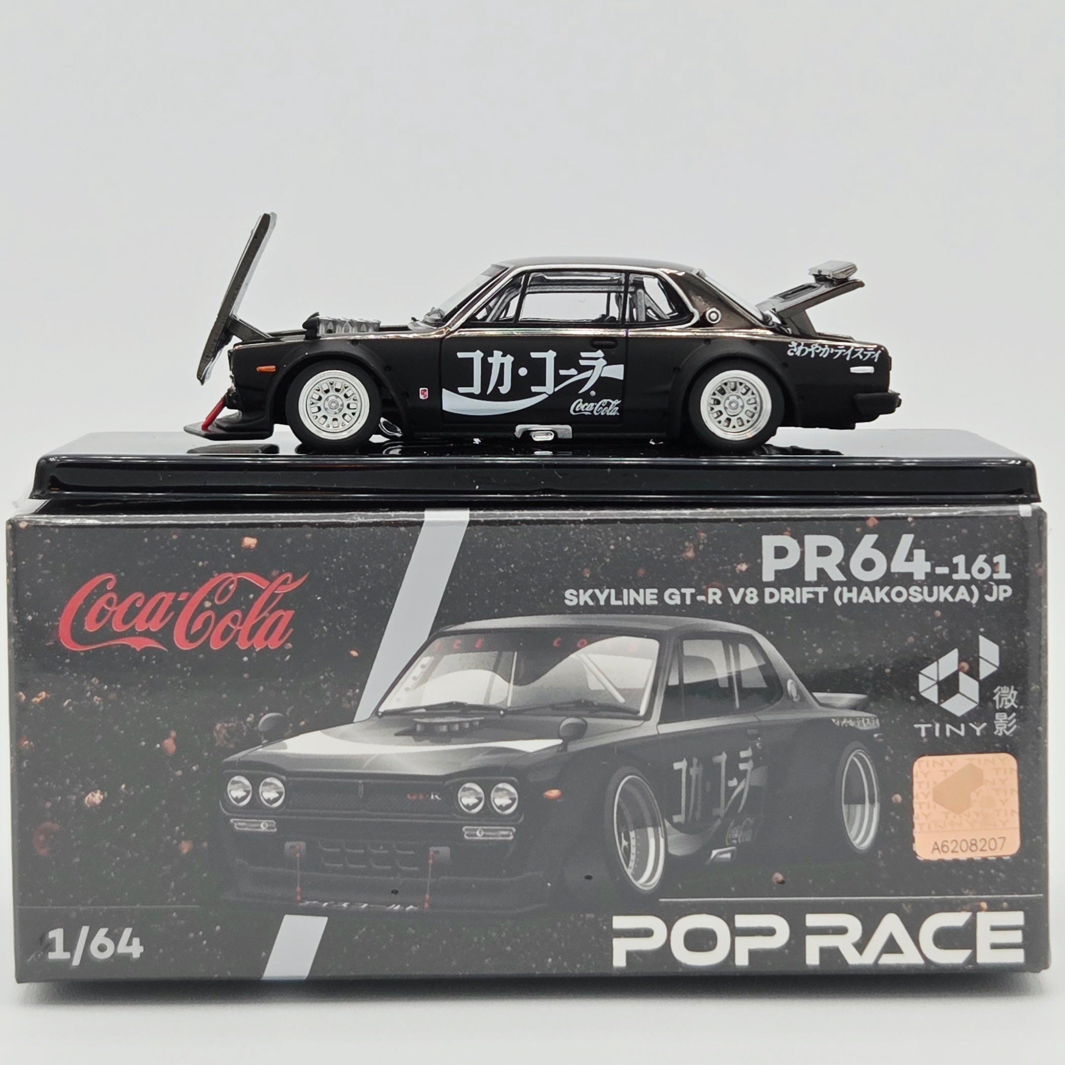 Pop Race Nissan Skyline GT-R V8 Drift Hakosuka - 1:64, Coca-Cola (2026