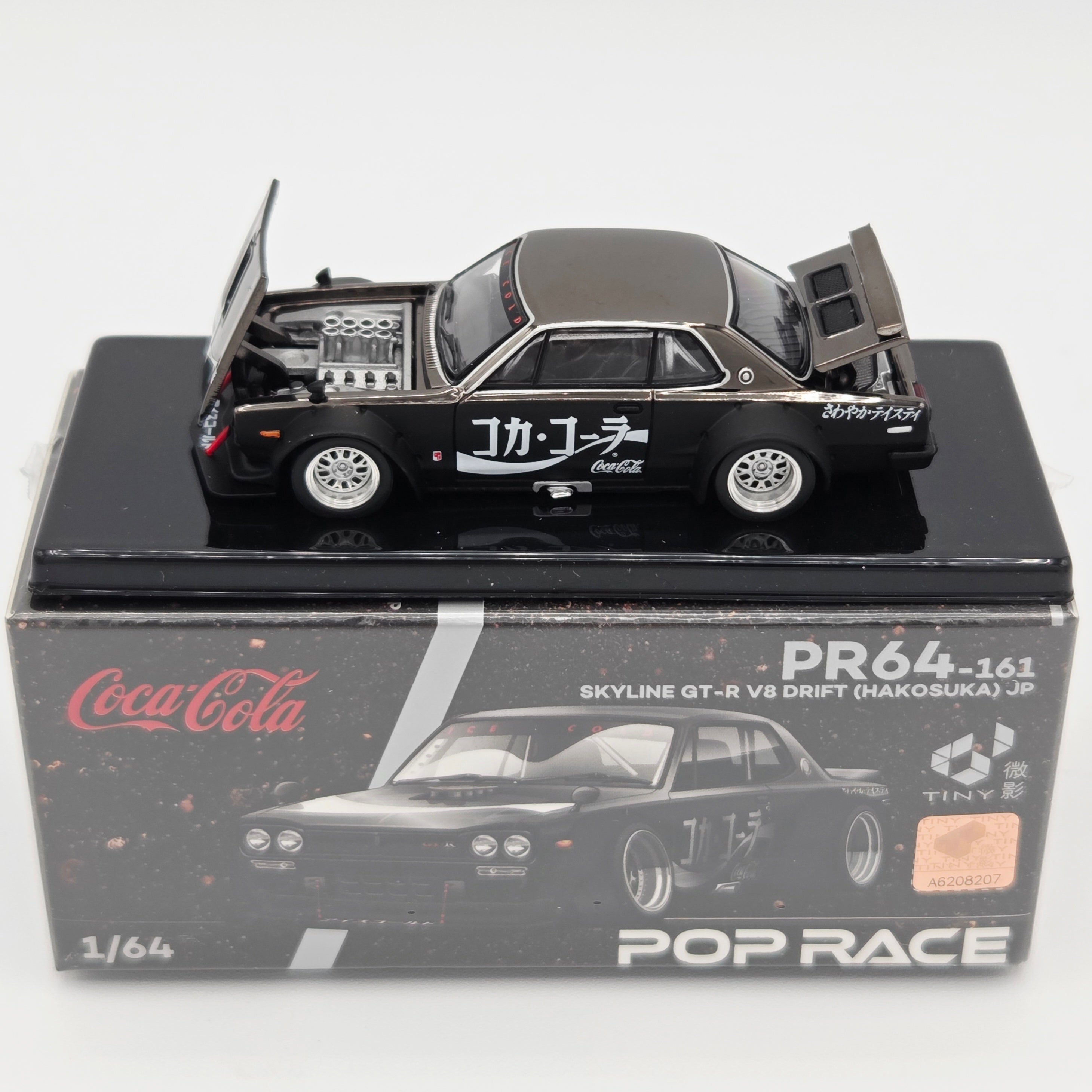 Pop Race Nissan Skyline GT-R V8 Drift Hakosuka - 1:64, Coca-Cola (2026