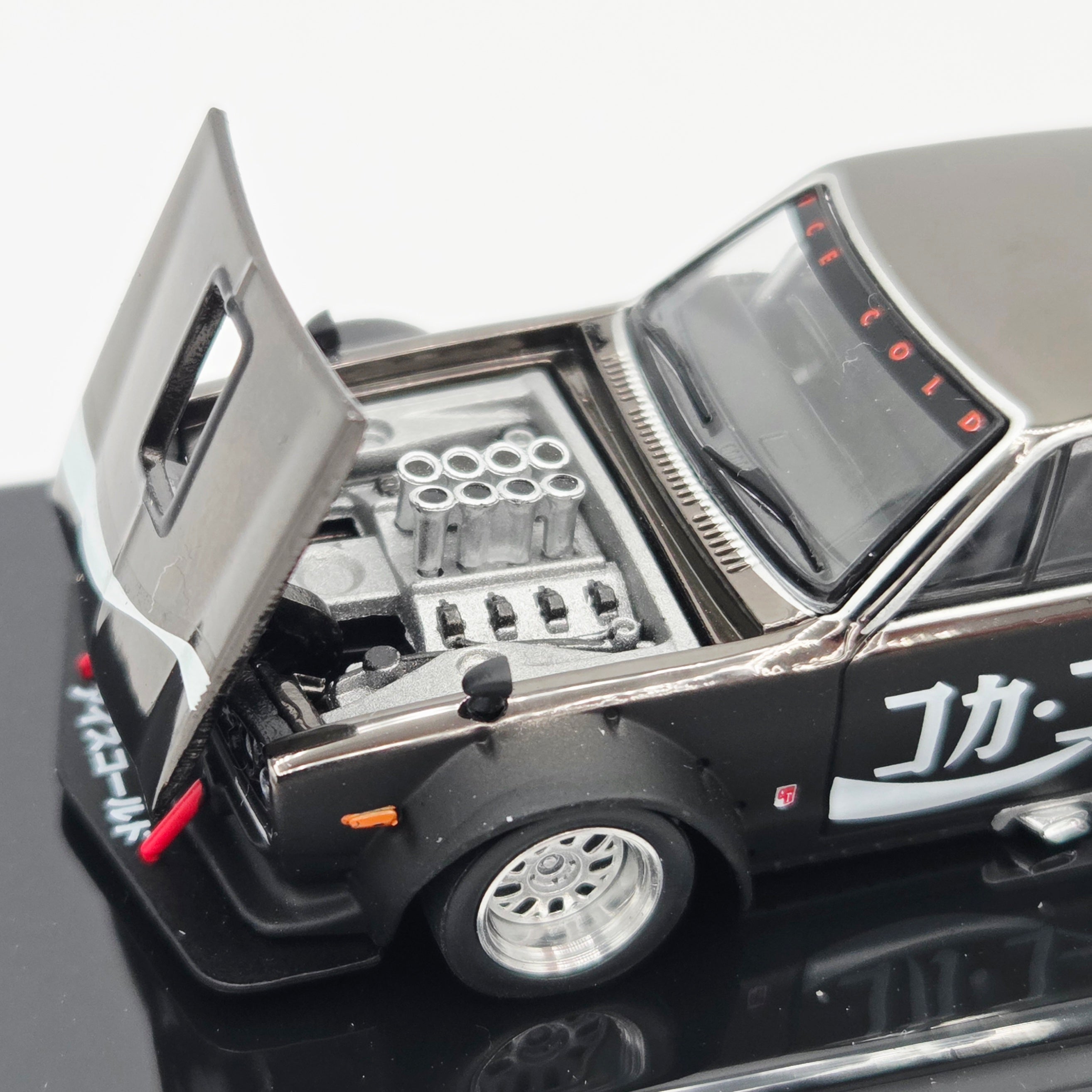 Pop Race Nissan Skyline GT-R V8 Drift Hakosuka - 1:64, Coca-Cola (2026 Limited Edition)