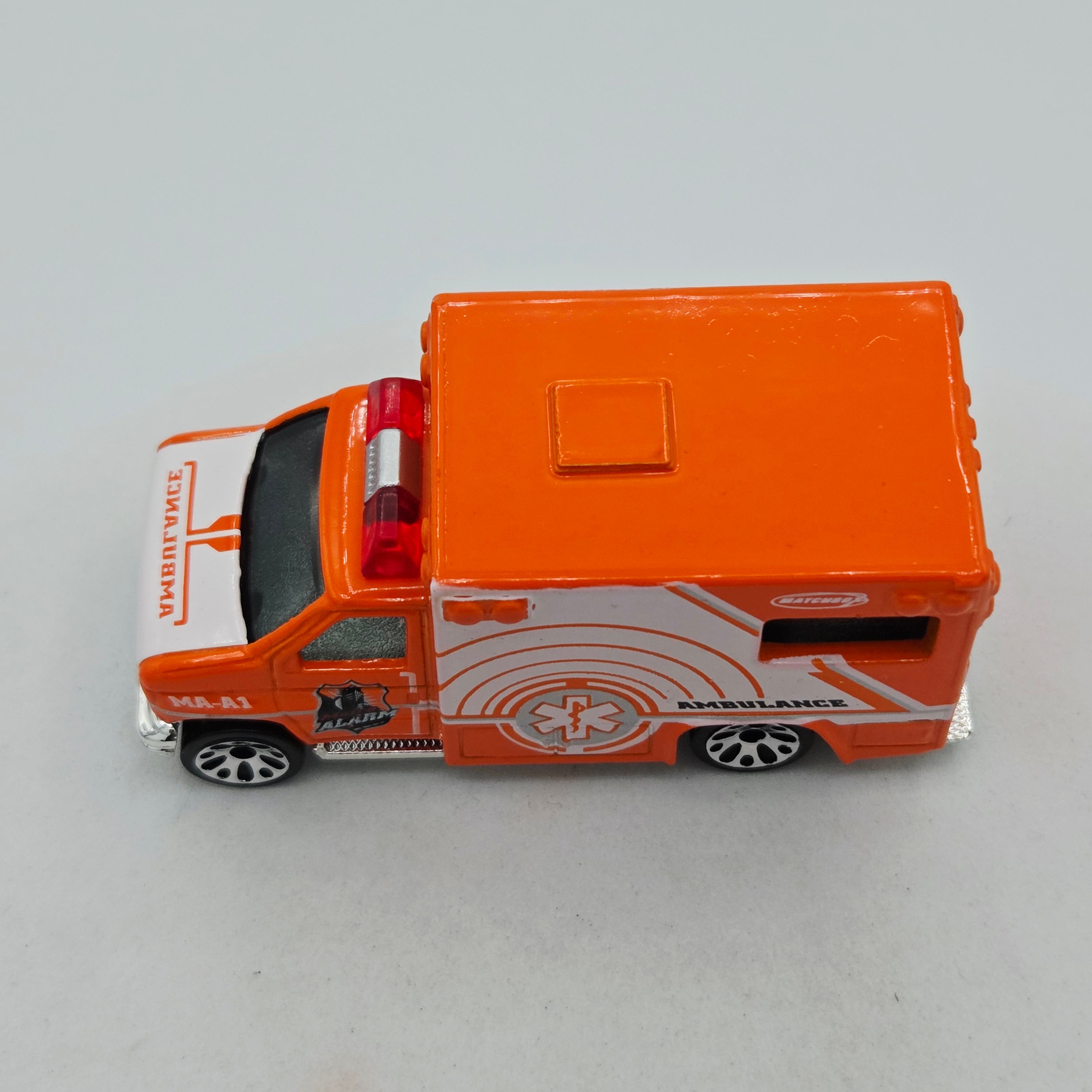 Matchbox Ford Ambulance "Metro Alarm" (2001 MBX 5 Pack Exclusive - Rescue Riders)