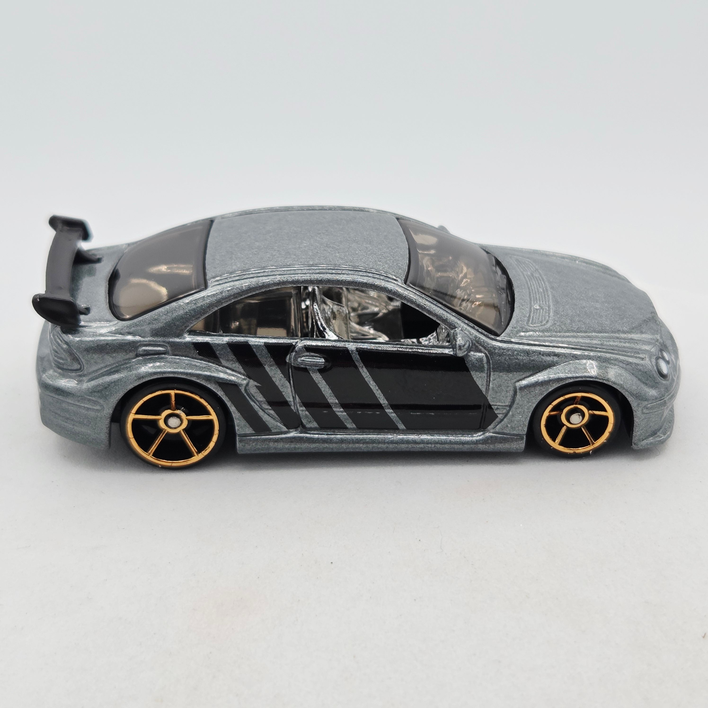 Hot Wheels AMG Mercedes CLK DTM (2006 HW Basic - First Editions)