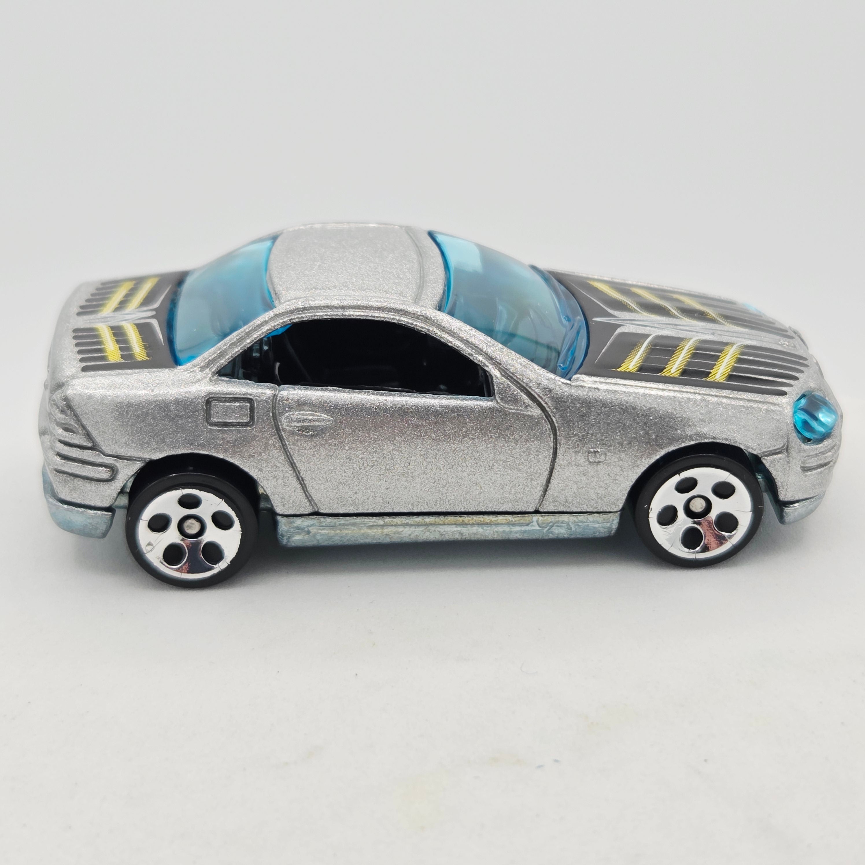 Hot Wheels Mercedes-Benz SLK (2001 HW Basic)