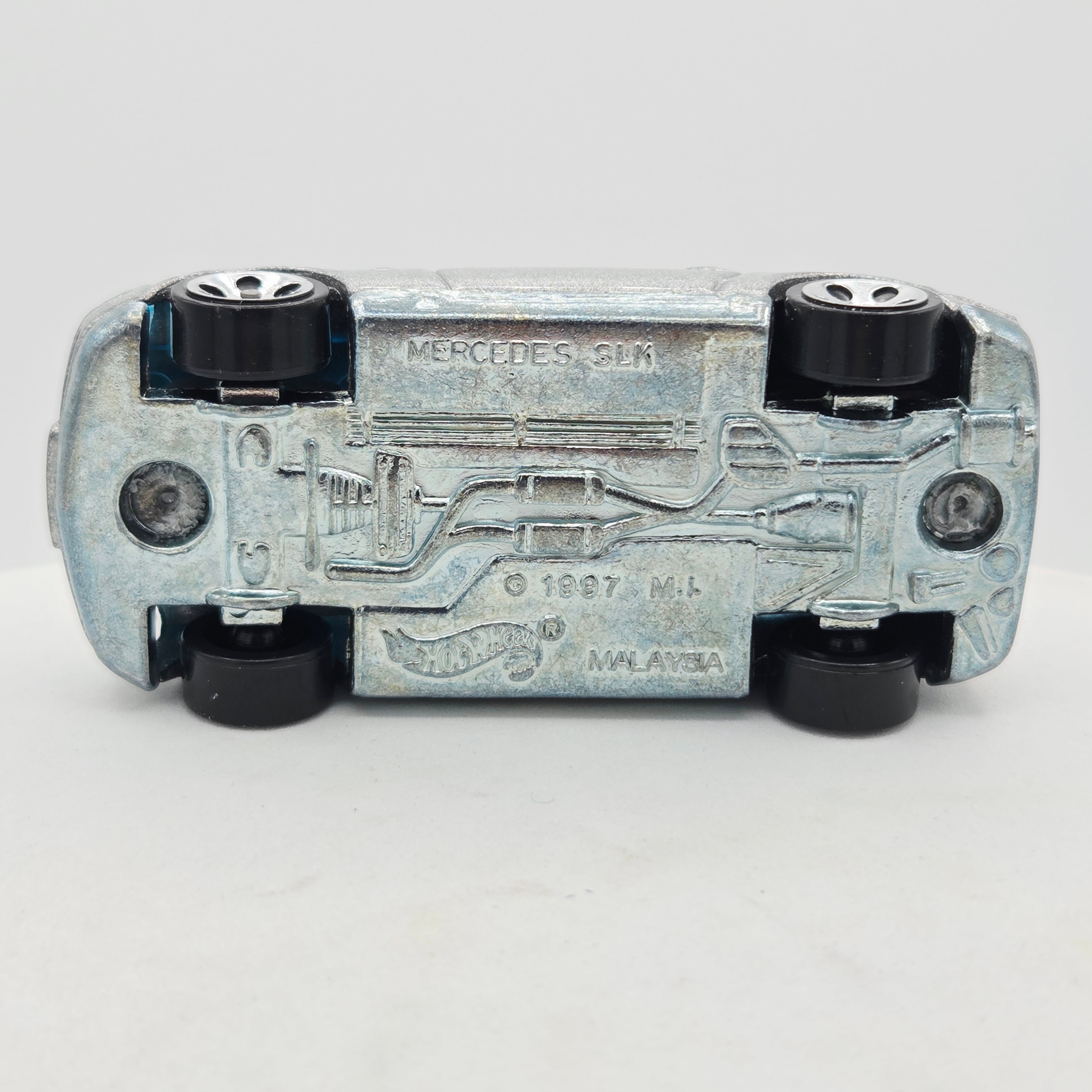 Hot Wheels Mercedes-Benz SLK (2001 HW Basic)