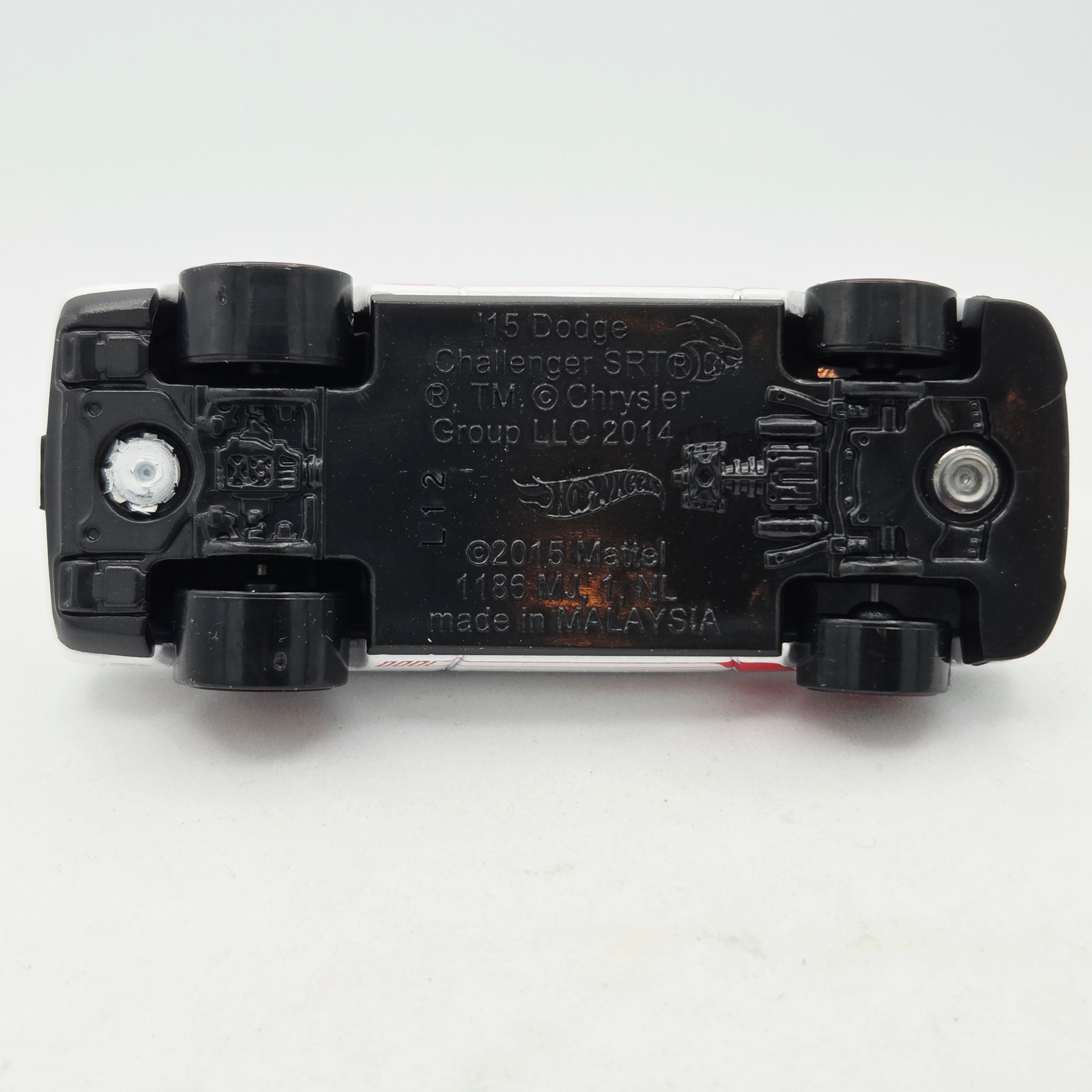 Hot Wheels '15 Dodge Challenger SRT (2018 HW Basic - Red Edition Target Exclusive)