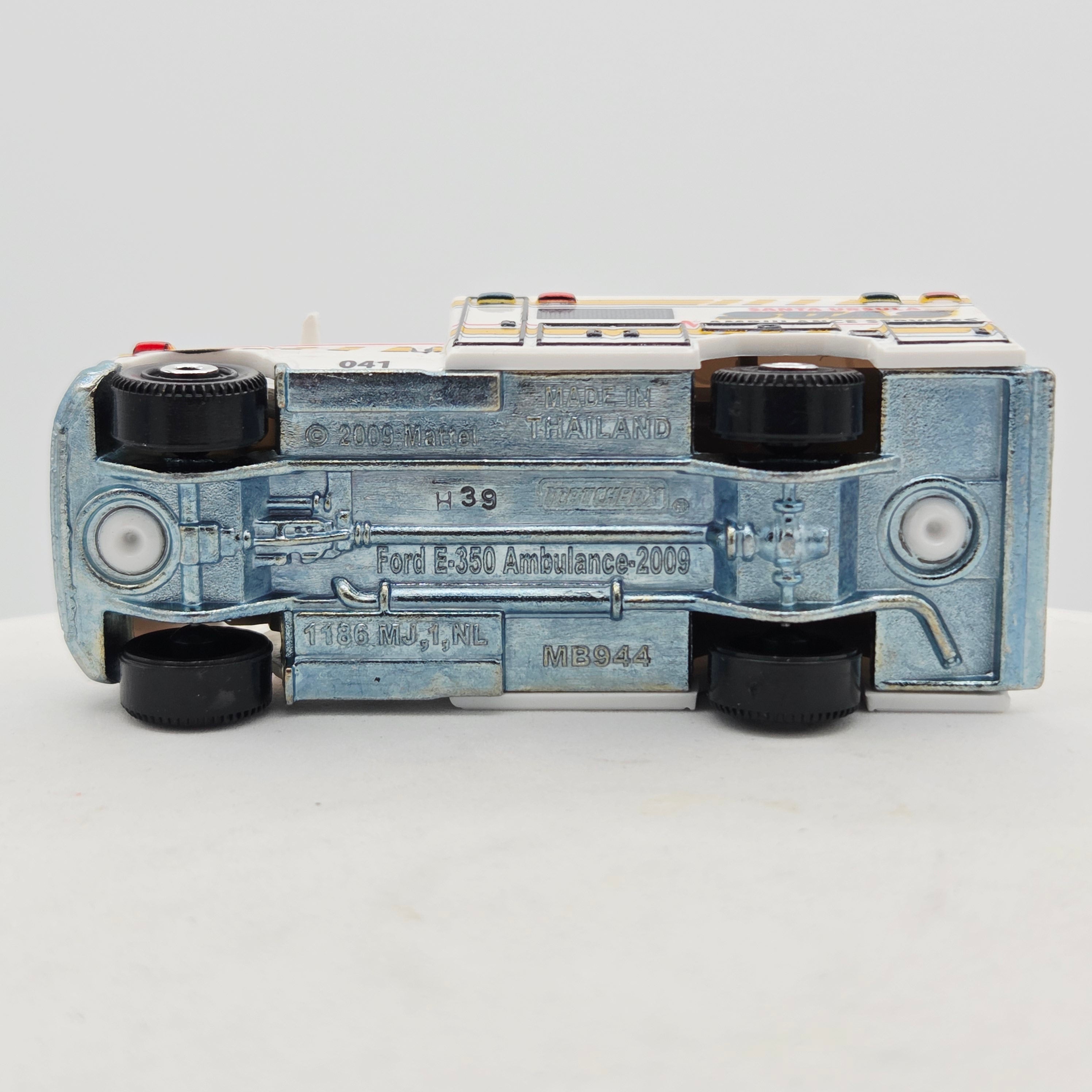 Matchbox '09 Ford F-350 Ambulance "Santa Ursula", Loose (2015 MBX Basic - Heroic Rescue)
