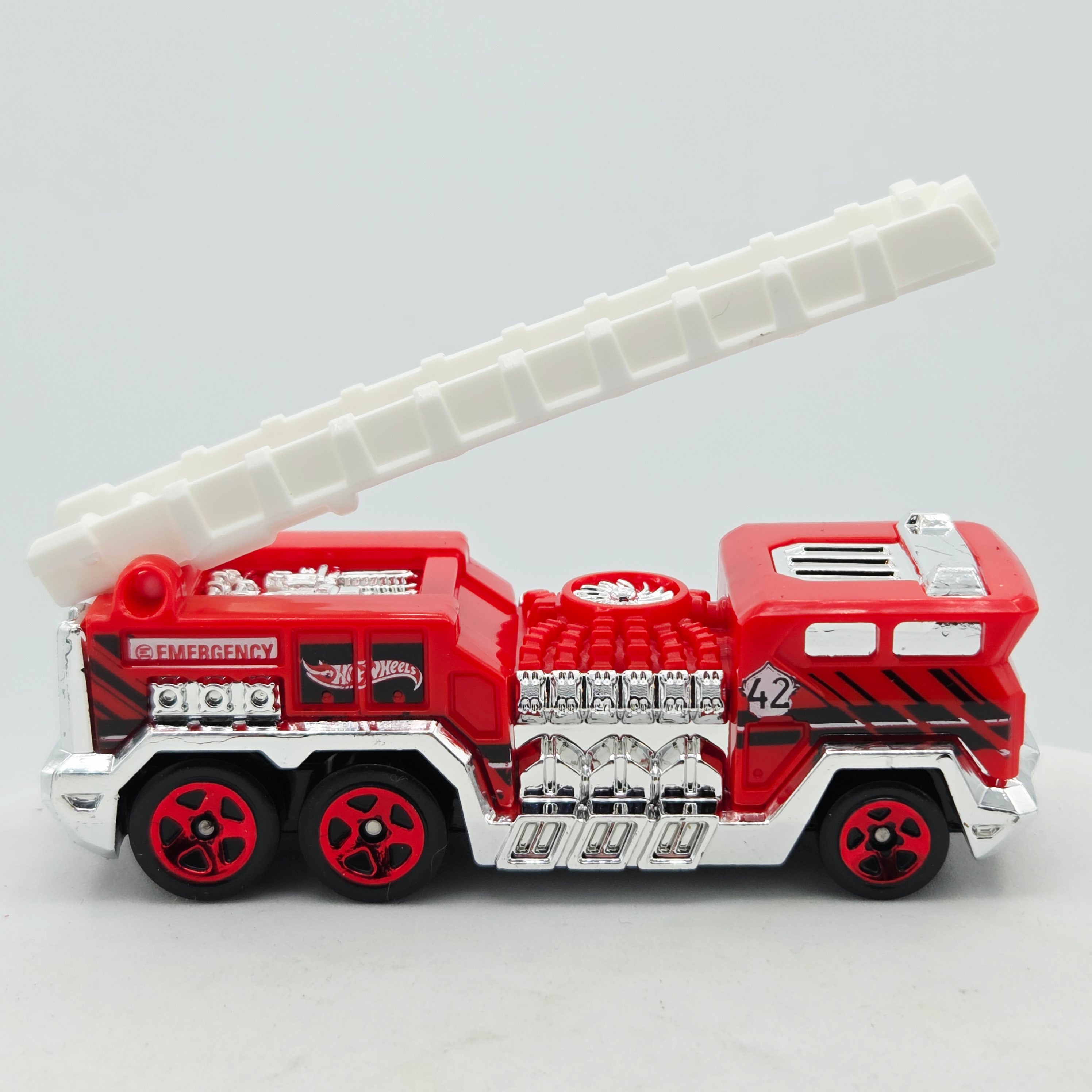 Hot Wheels 5 Alarm Fire Truck - Tandem Axel, Red (2014 HW Basic - City Works Rescue)