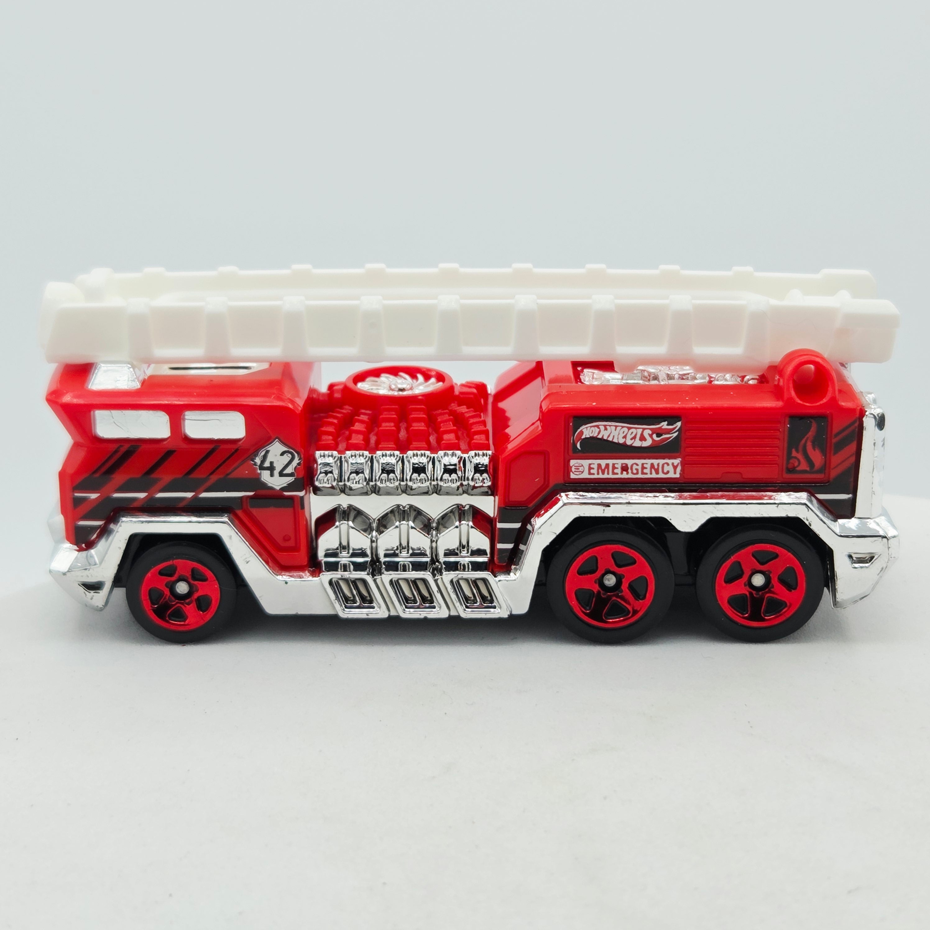 Hot Wheels 5 Alarm Fire Truck - Tandem Axel, Red (2014 HW Basic - City Works Rescue)