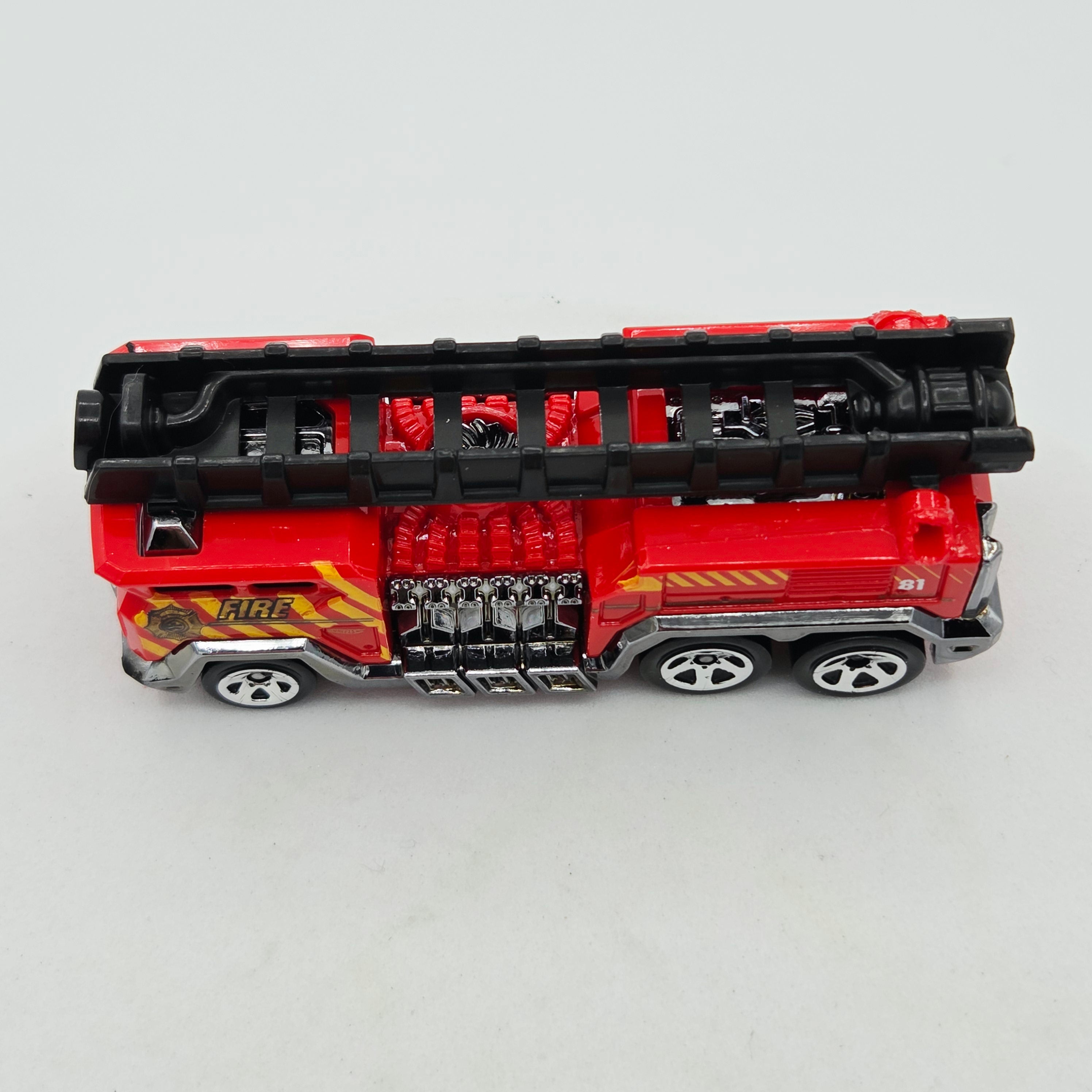 Hot Wheels 5 Alarm Fire Truck - Tandem Axel (2013 HW Basic - City)