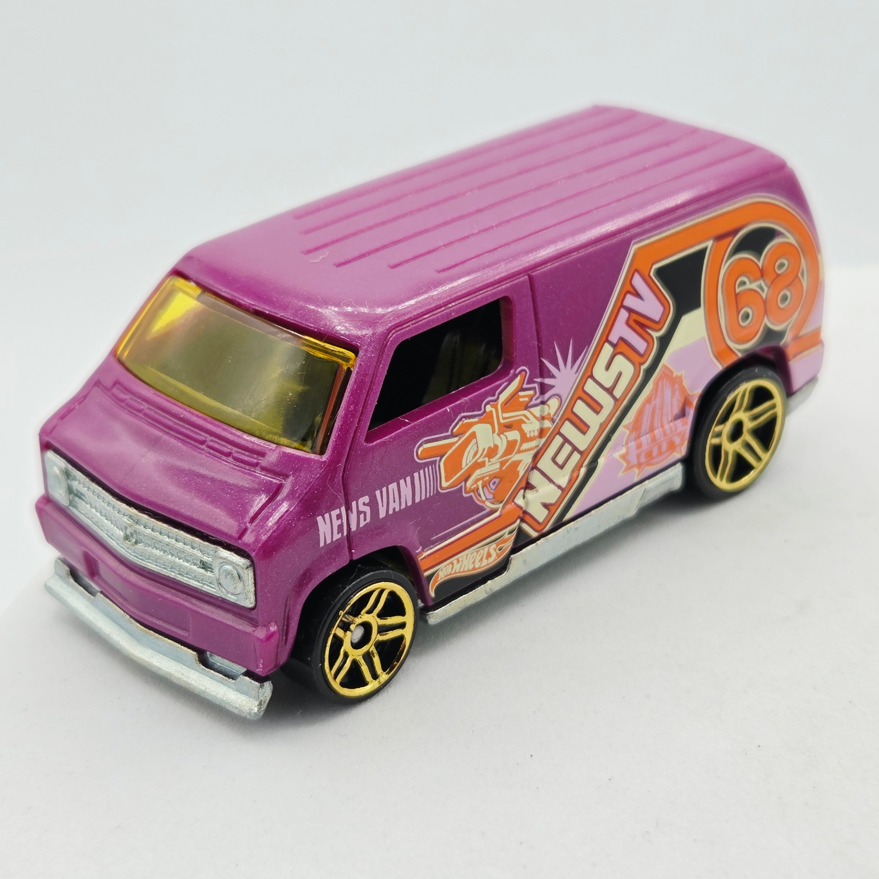 Hot Wheels Custom '77 Dodge Van "68 News TV" (2012 HW City Works 5 Pack - Multipack Exclusive)
