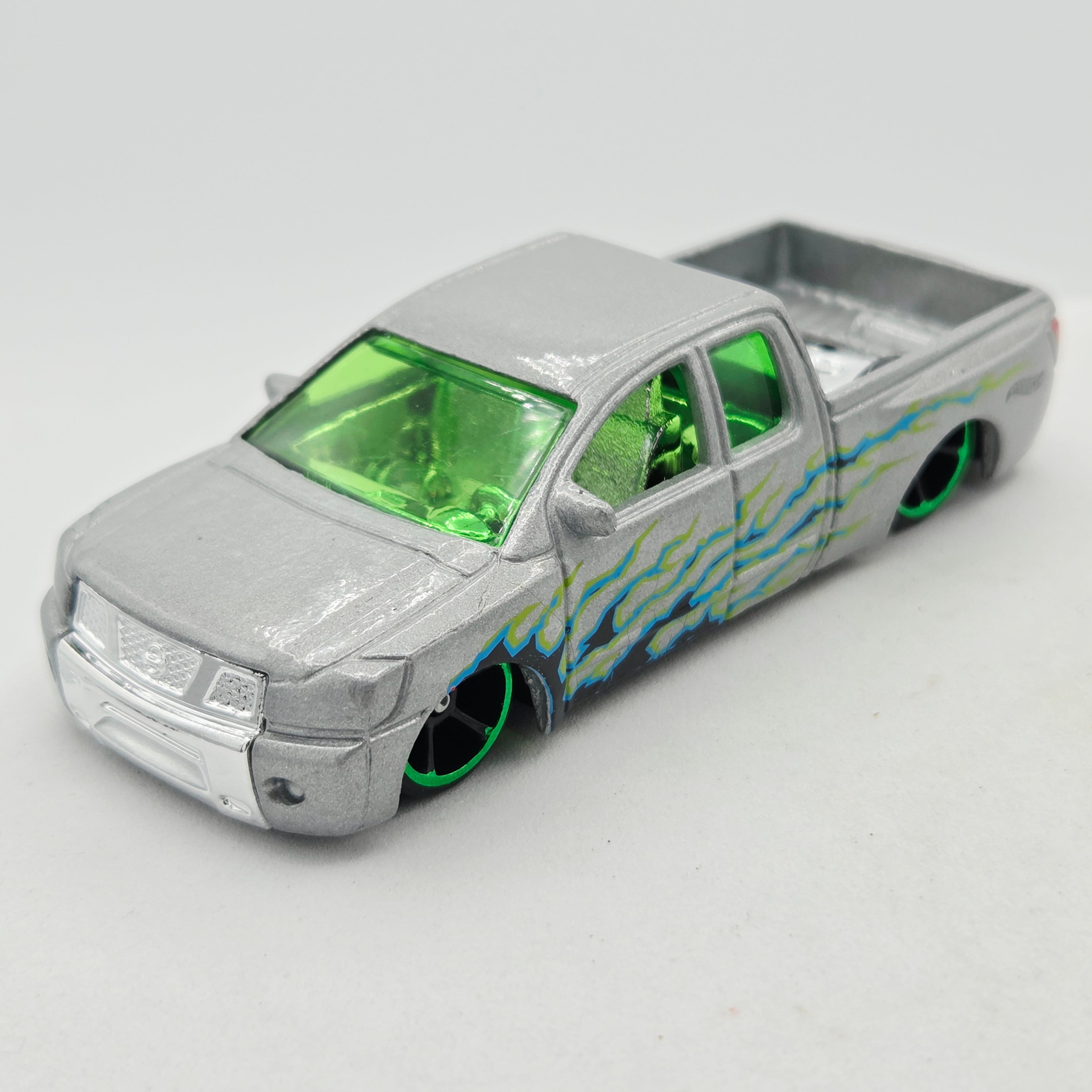 Hot Wheels Nissan Titan Pickup (2016 HW Hot Trucks 5 Pack - Multipack Exclusive)